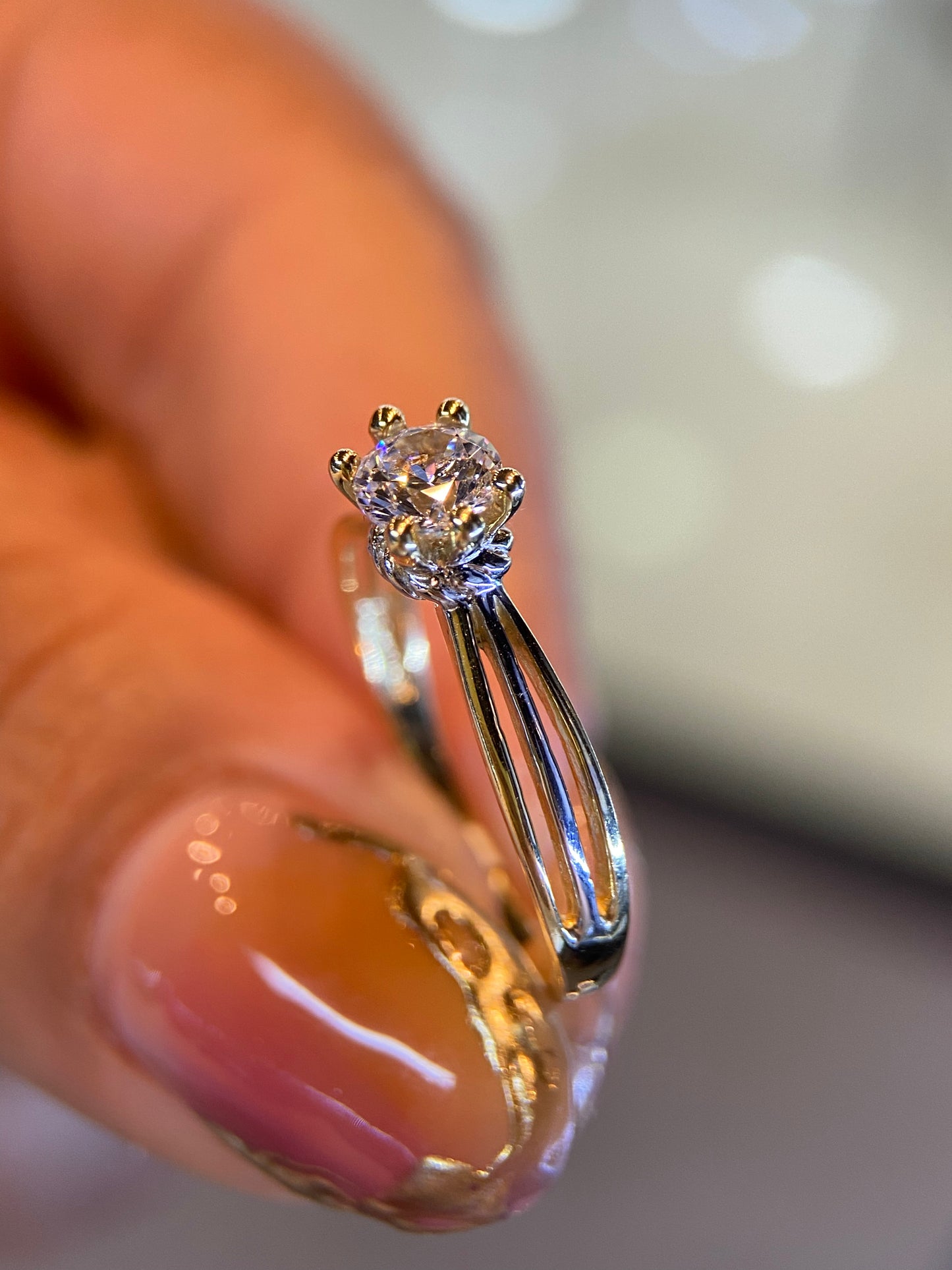 Anillo de compromiso en oro