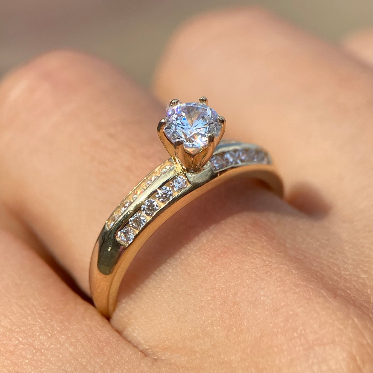 Anillo de compromiso en oro