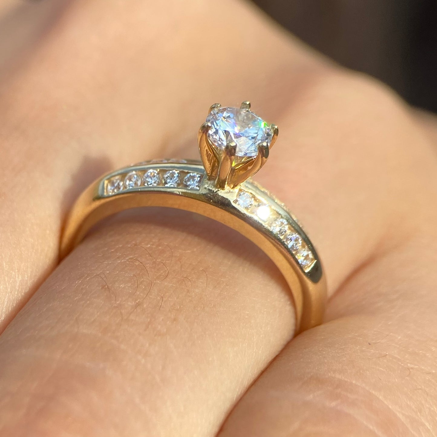 Anillo de compromiso en oro