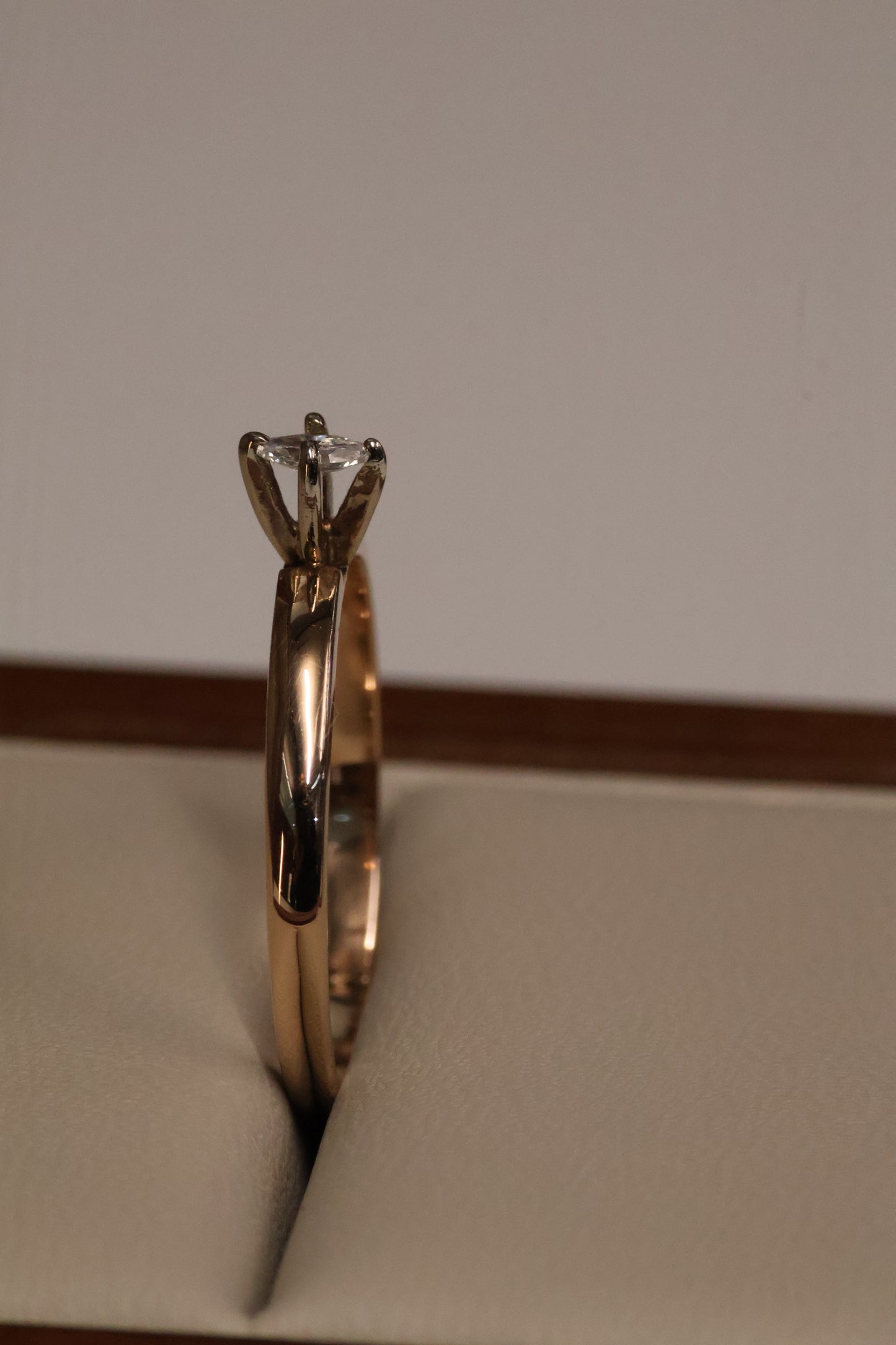 Anillo OF2001 en oro rosa 14k diamante natural .07ct