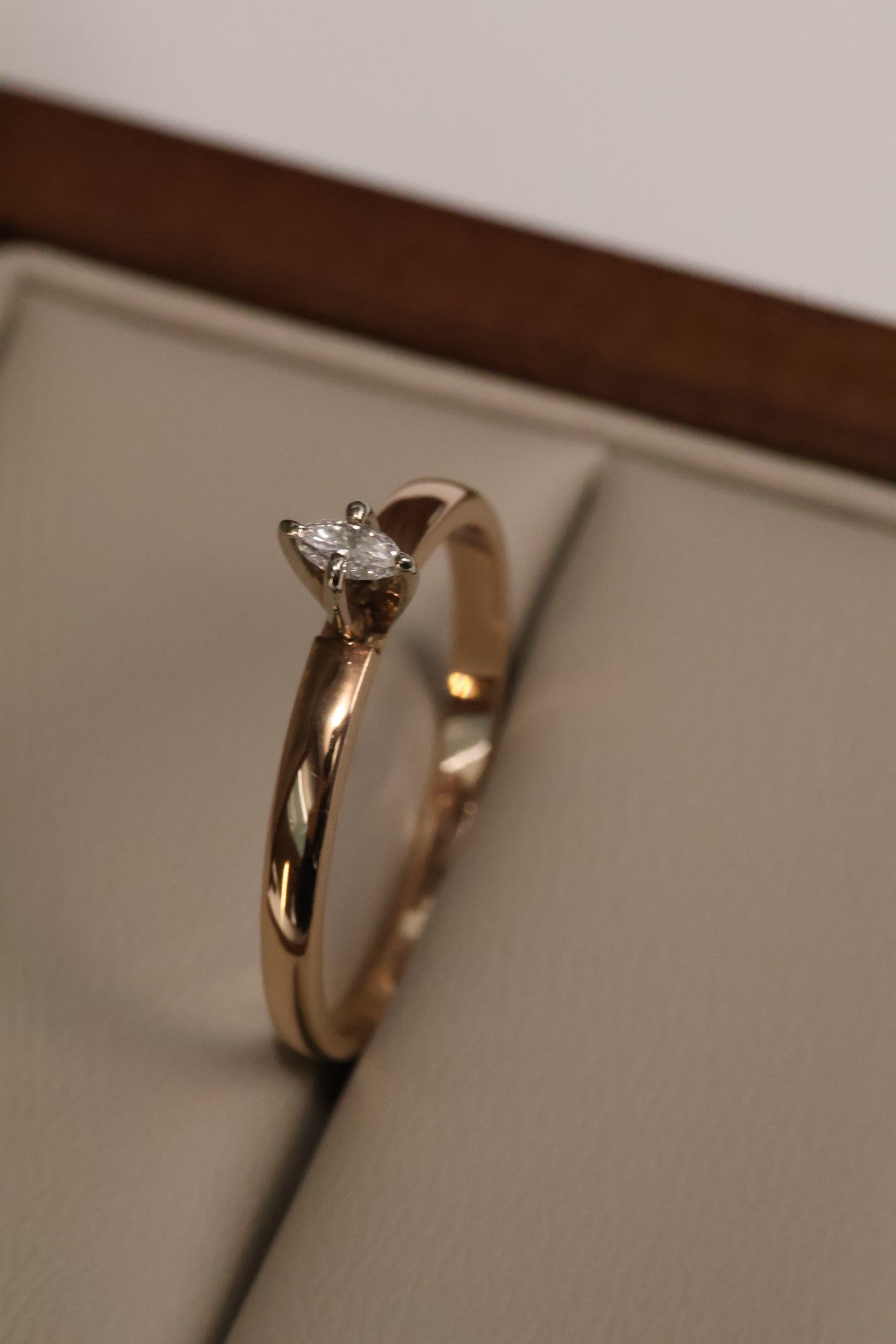 Anillo OF2001 en oro rosa 14k diamante natural .07ct