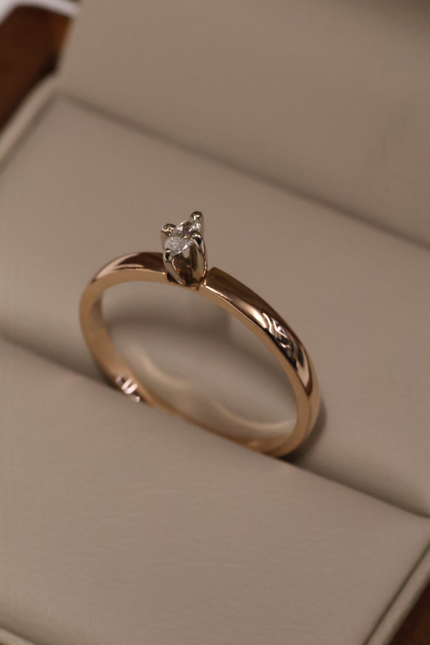 Anillo OF2001 en oro rosa 14k diamante natural .07ct