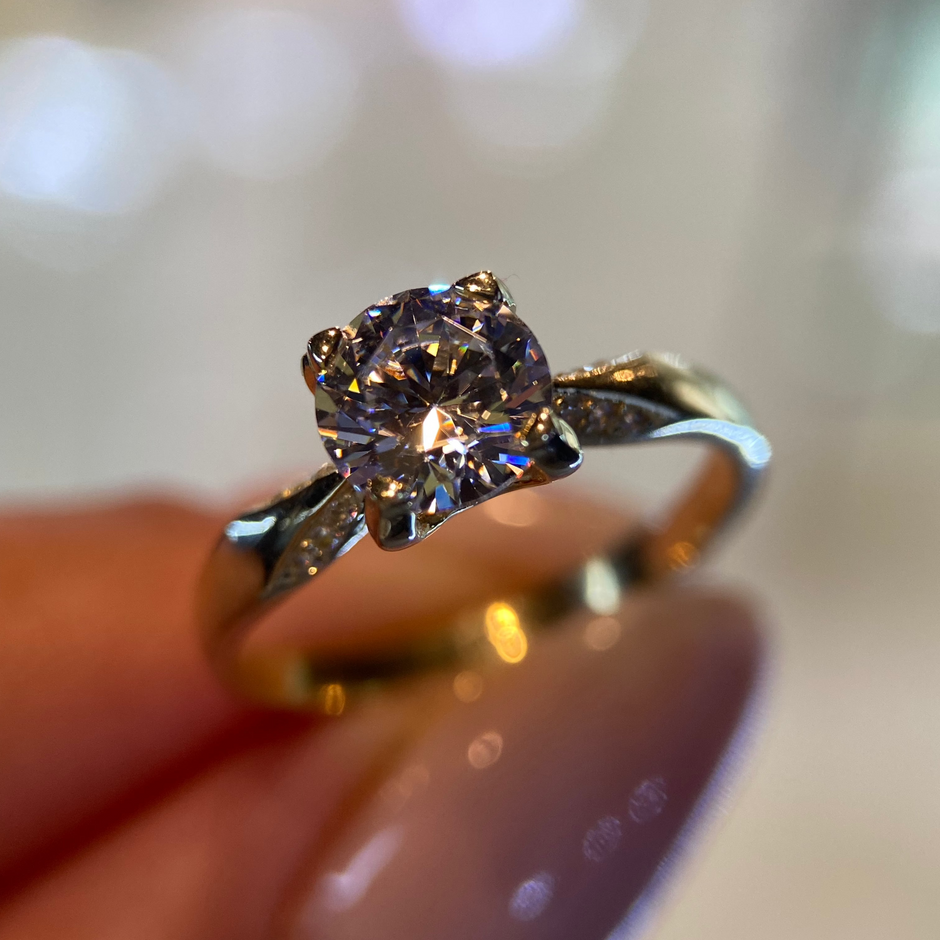 Anillo Elisabetta en oro