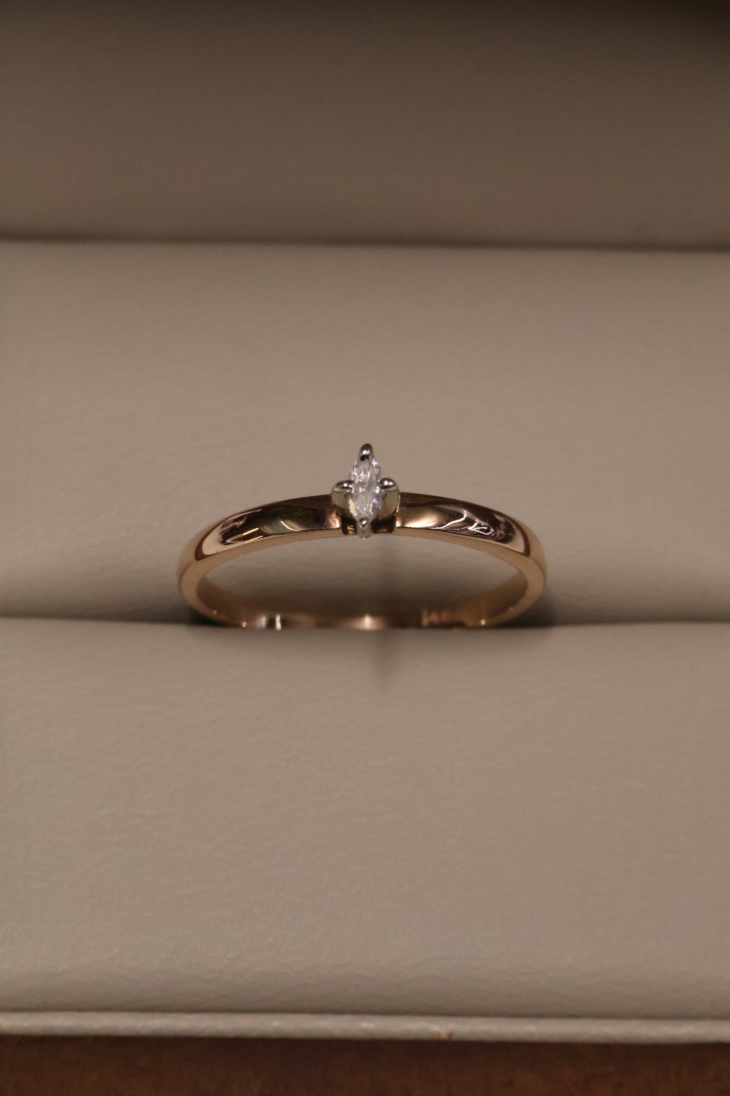 Anillo OF2001 en oro rosa 14k diamante natural .07ct