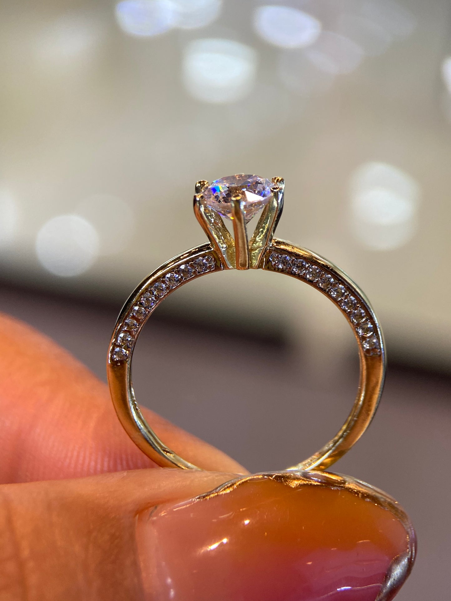 Anillo de compromiso en oro
