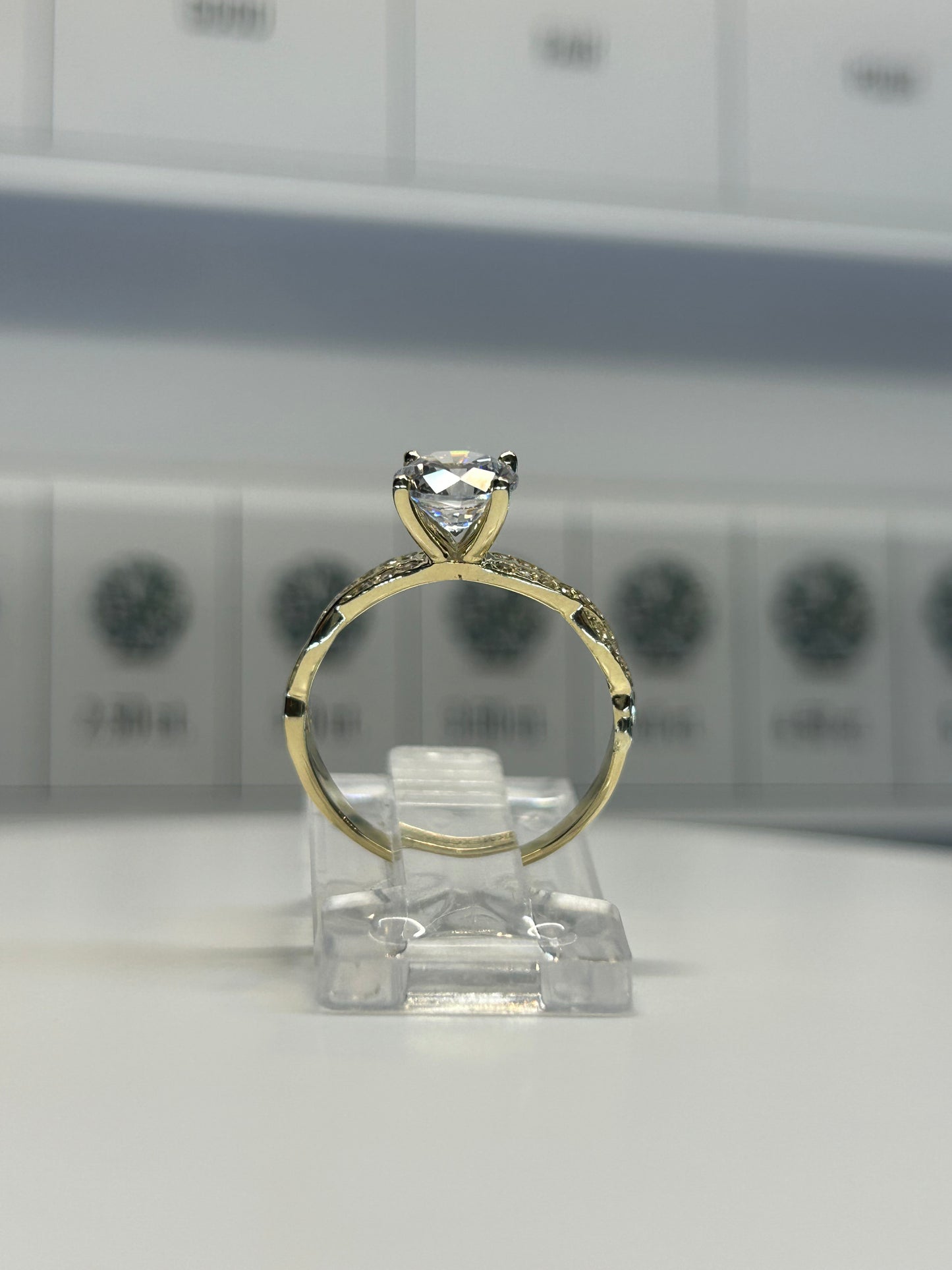 Anillo de compromiso en oro