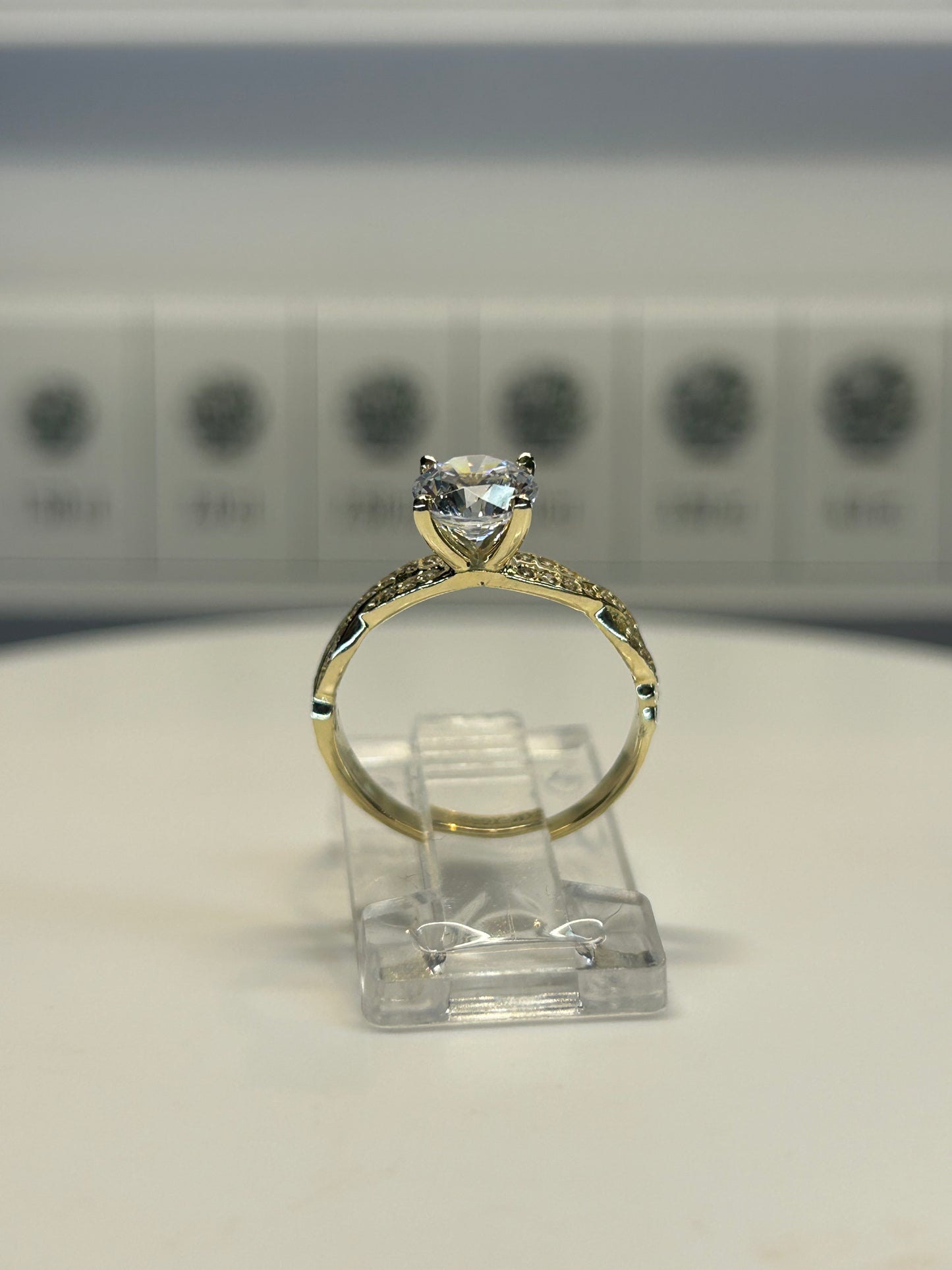 Anillo de compromiso en oro
