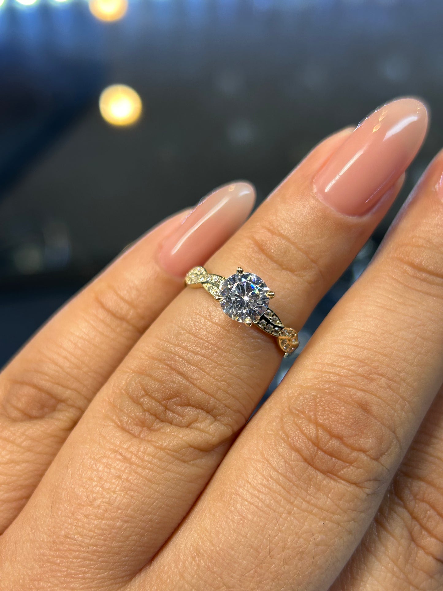 Anillo de compromiso en oro