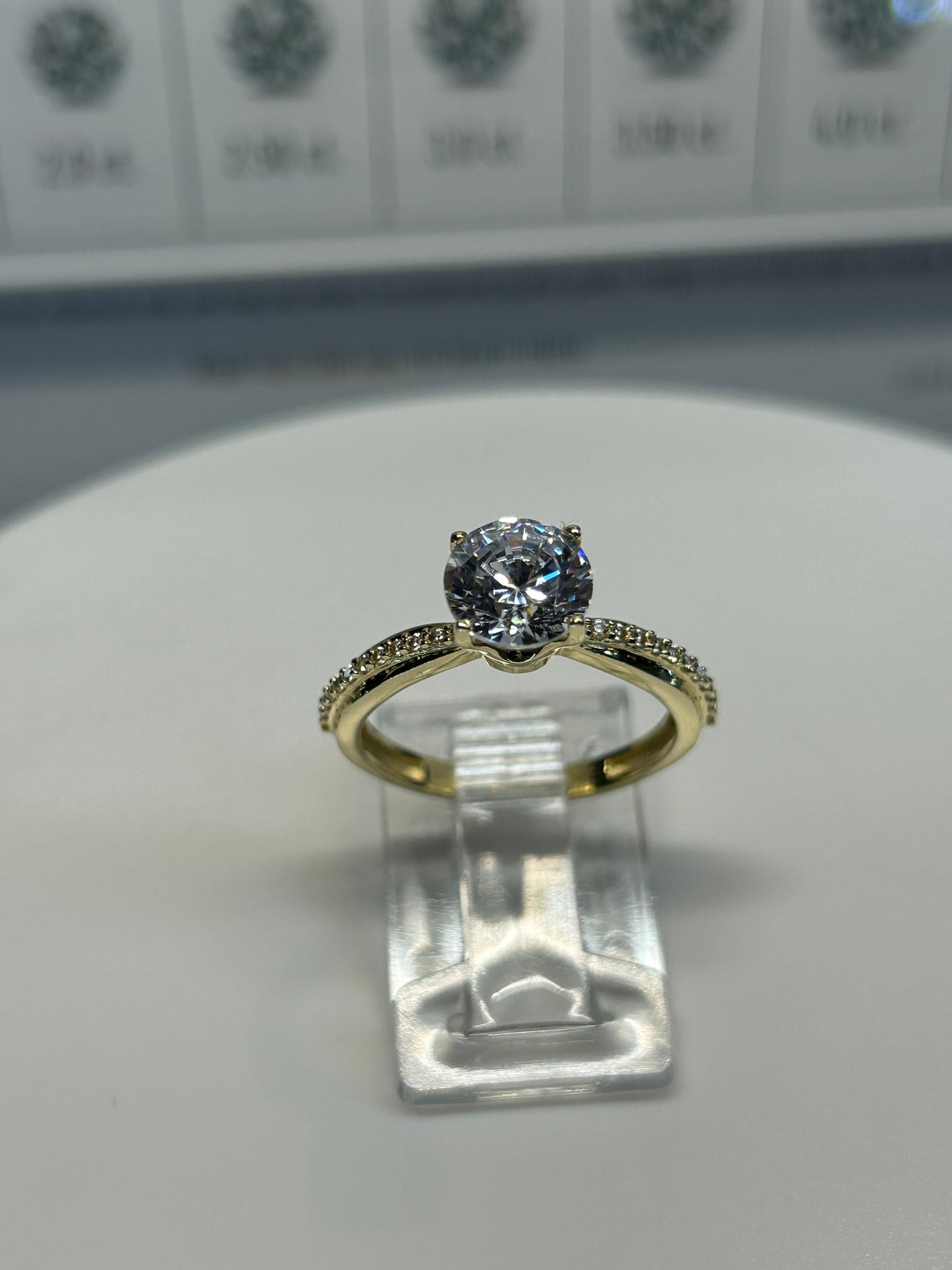Anillo de compromiso en oro