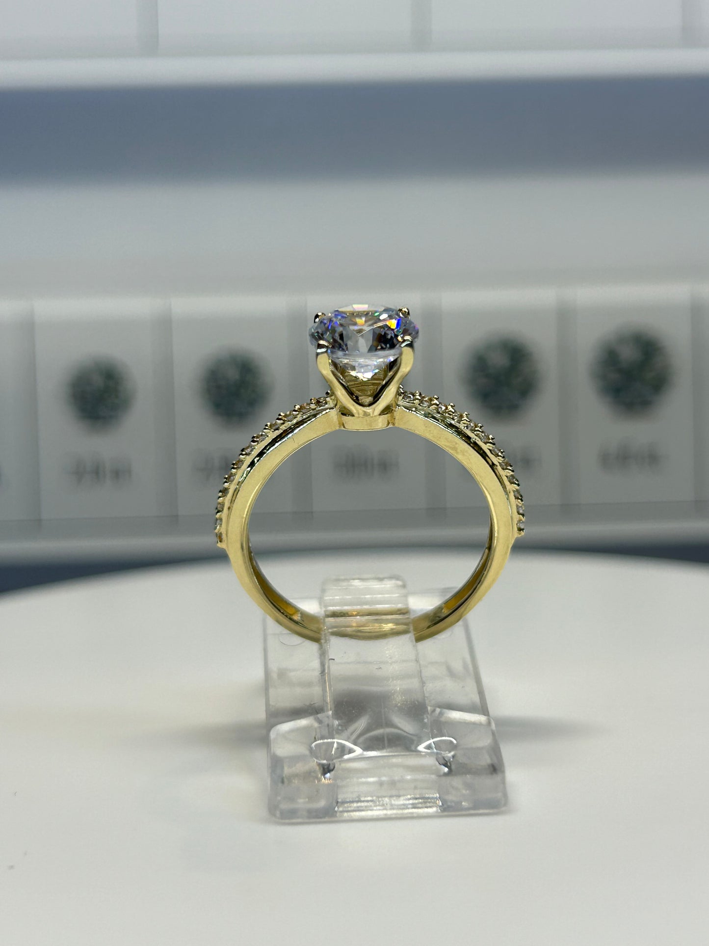 Anillo de compromiso en oro