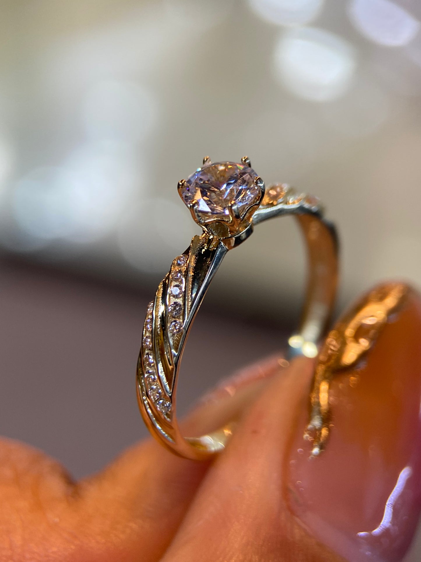 Anillo de compromiso en oro