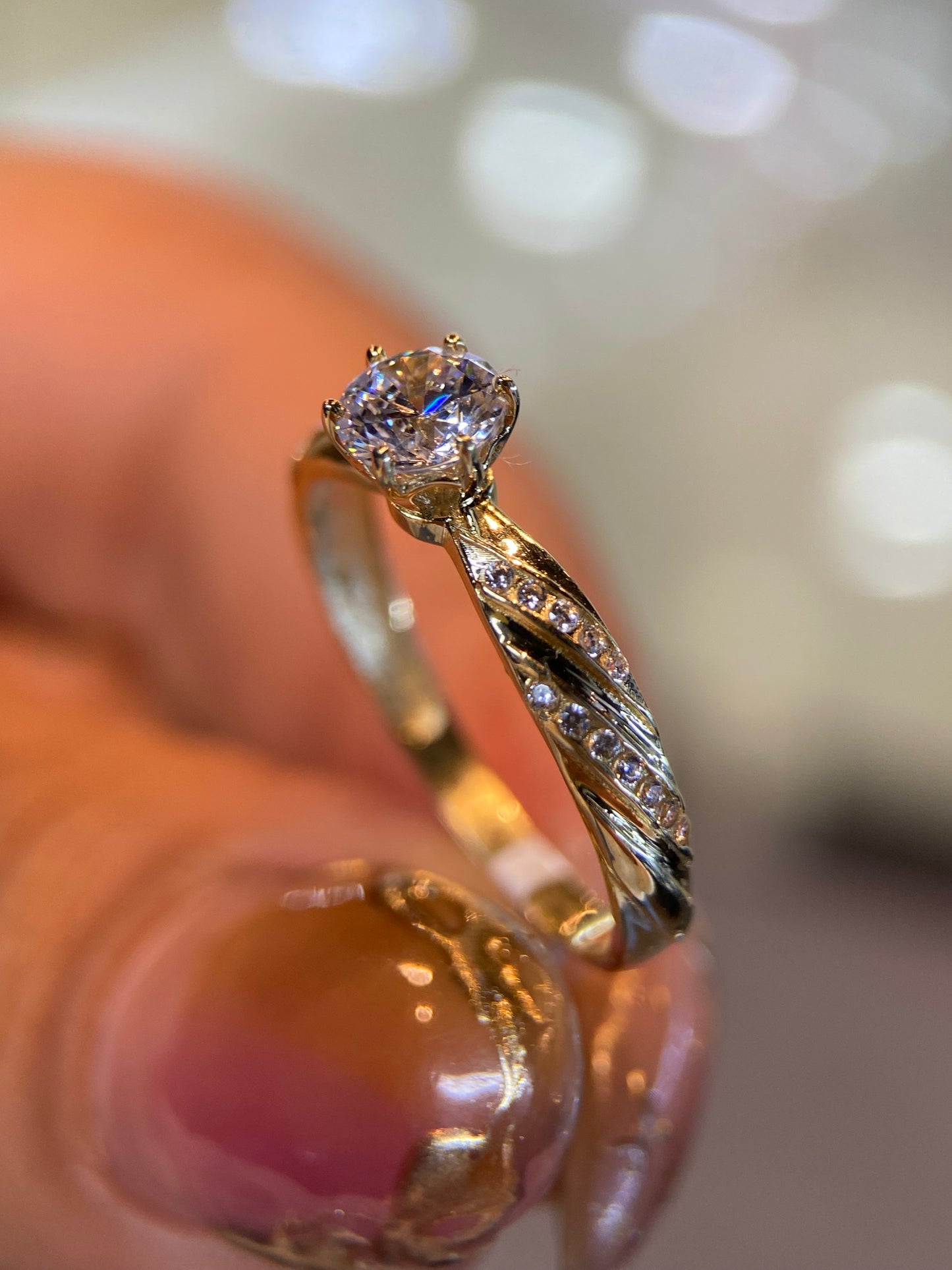 Anillo de compromiso en oro