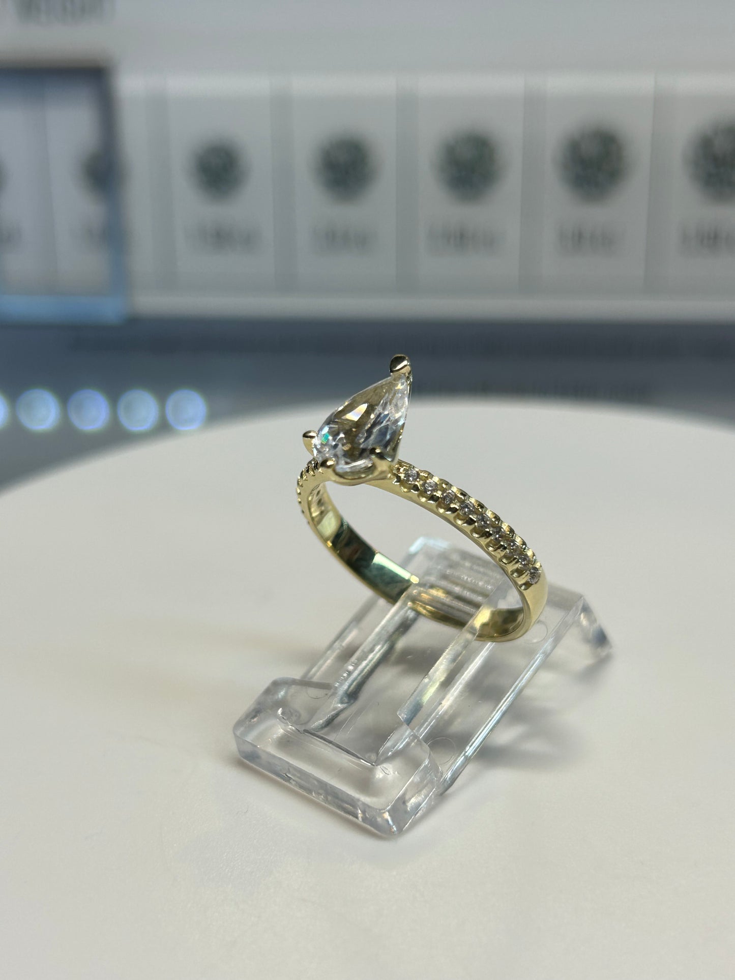 Anillo de compromiso en oro