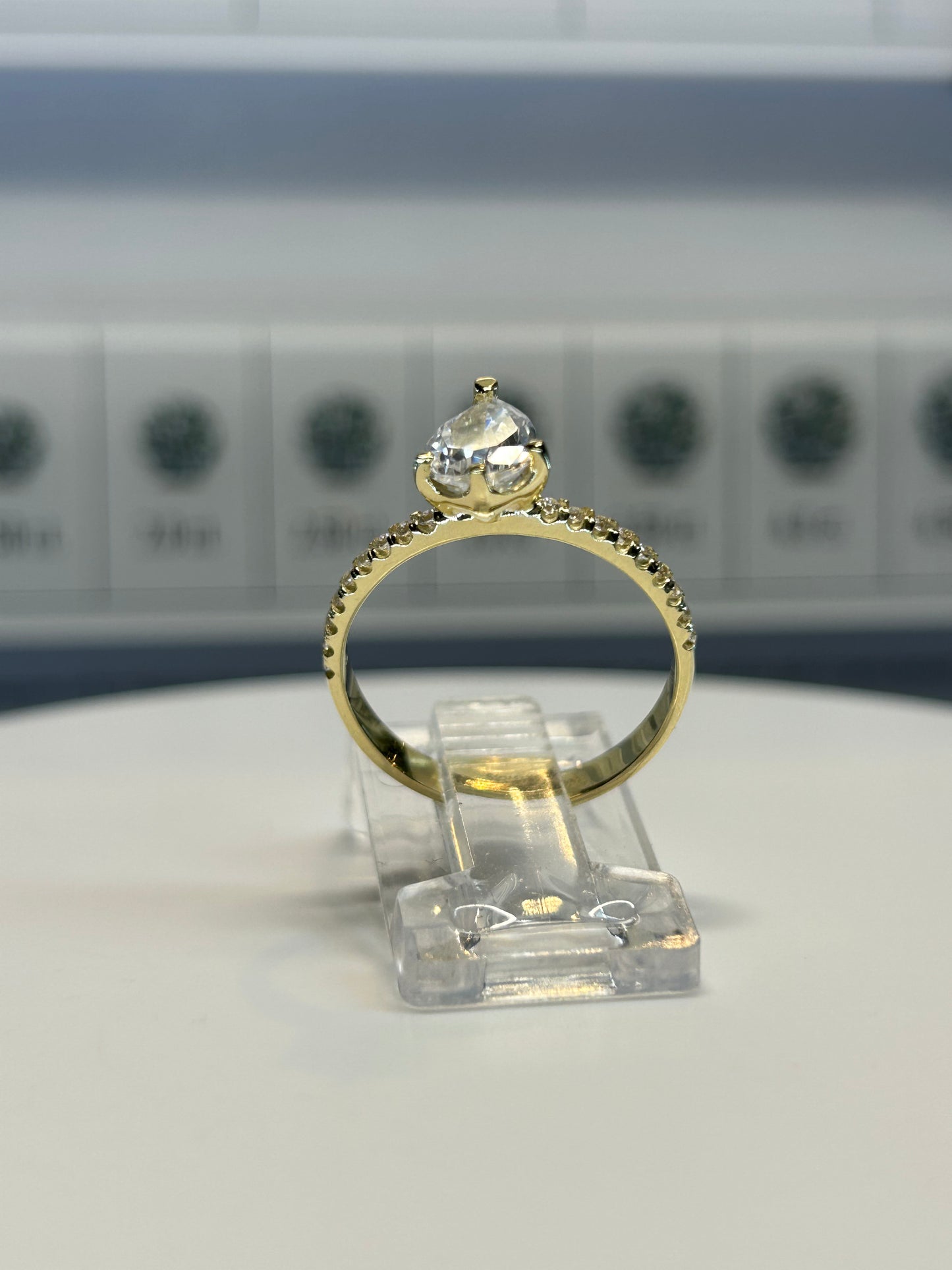 Anillo de compromiso en oro