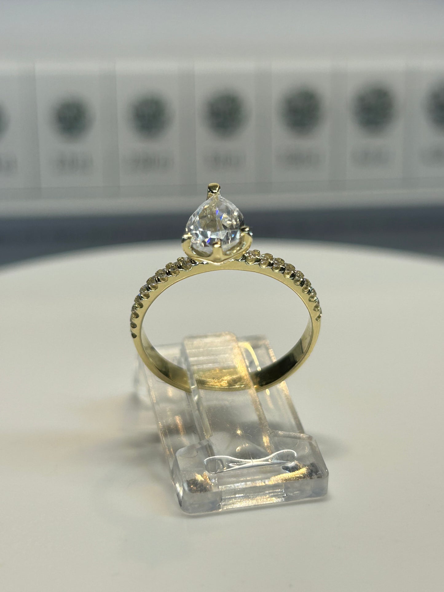 Anillo de compromiso en oro