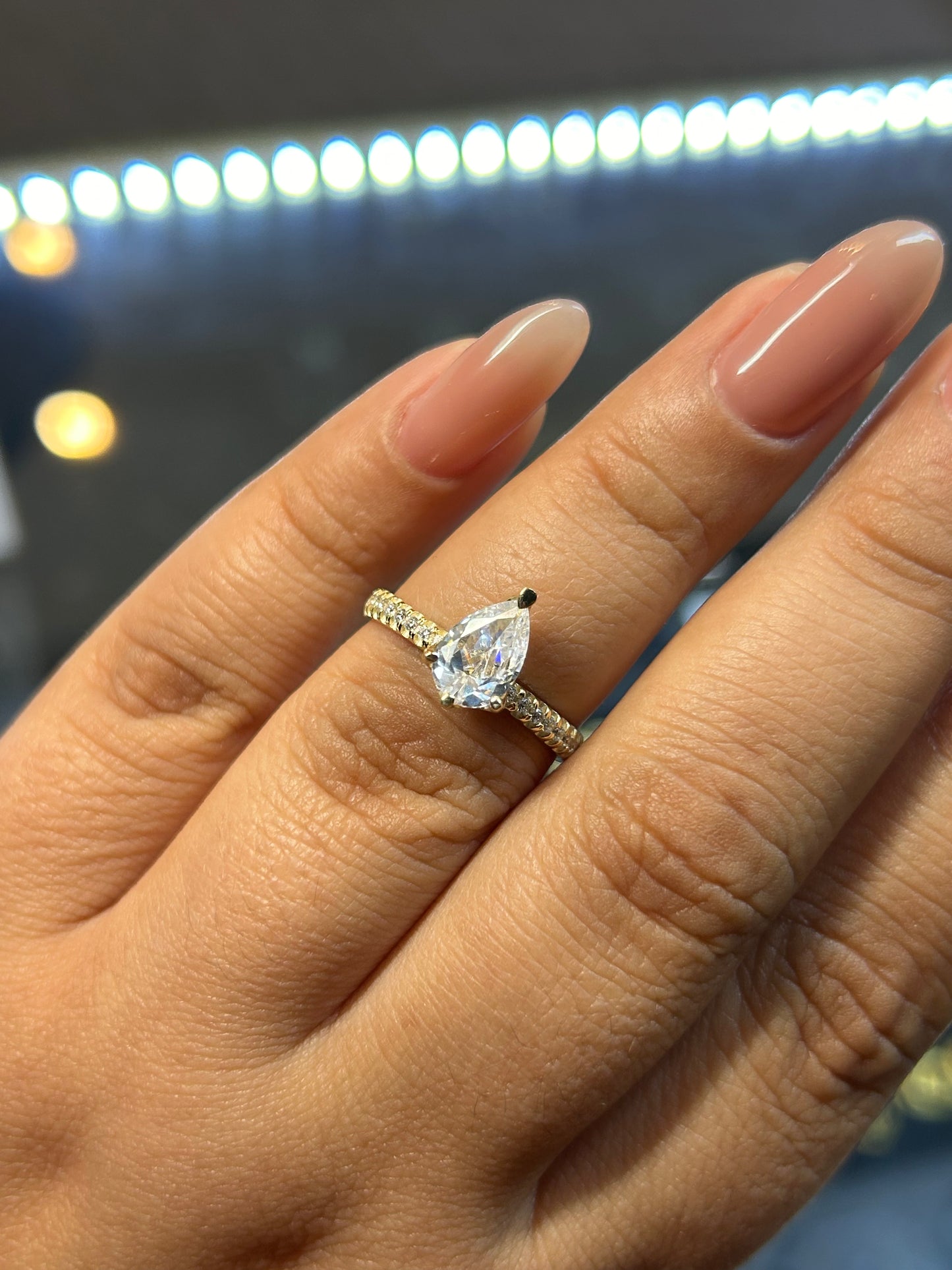 Anillo de compromiso en oro
