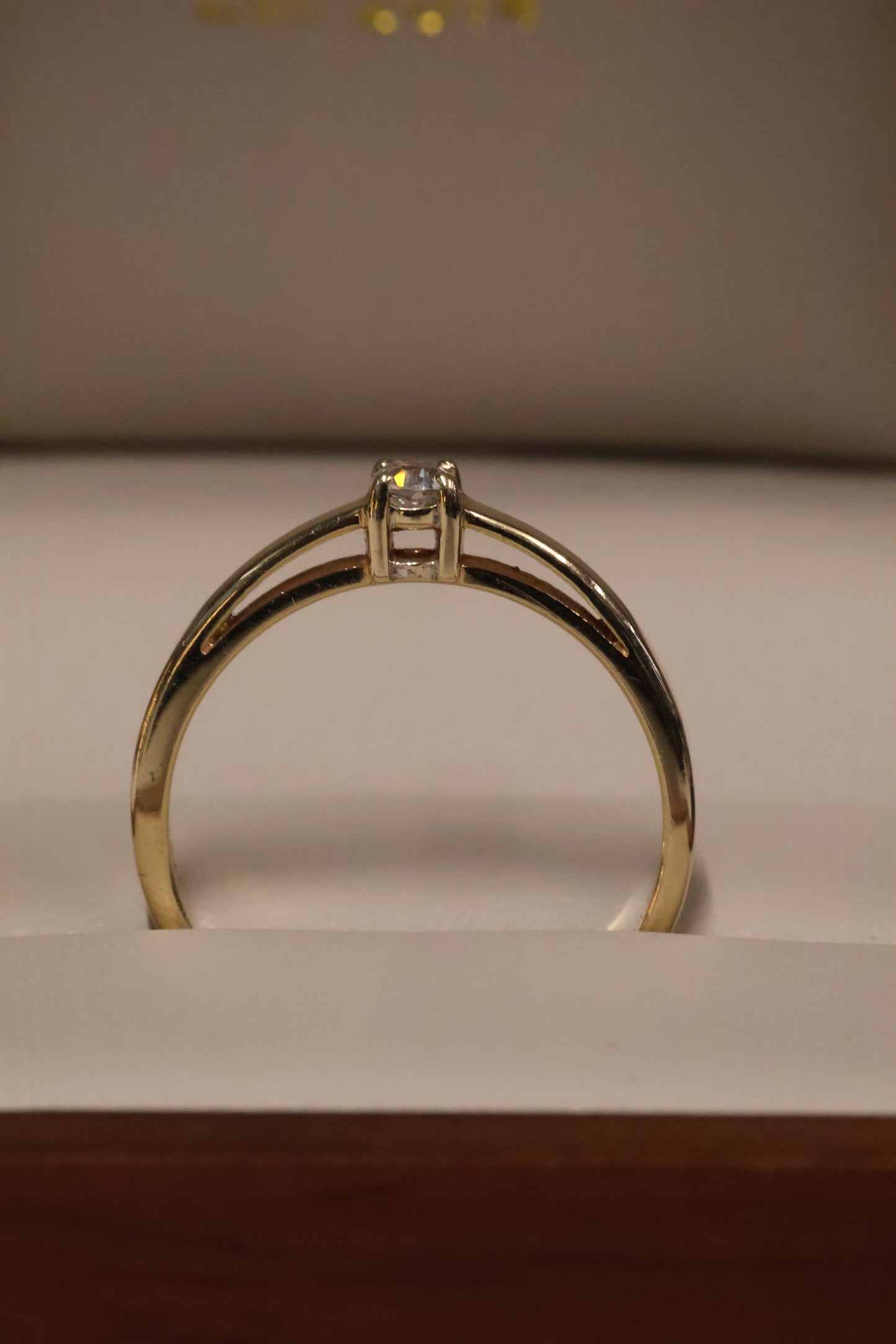 Anillo OF1819 en oro amarillo 14k con diamante natural.15ct