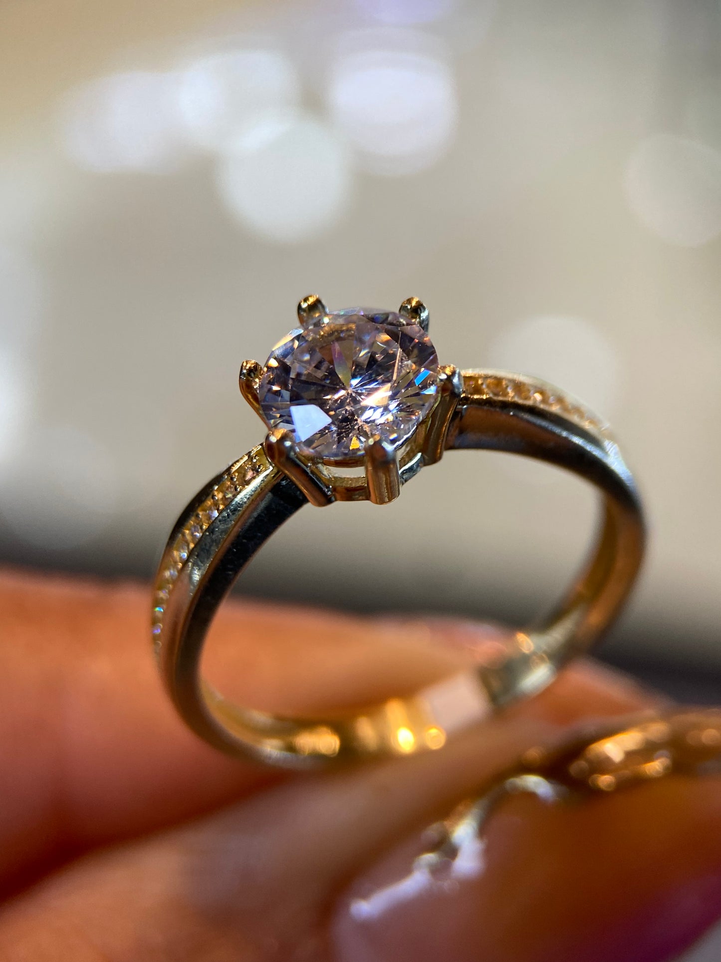 Anillo de compromiso en oro