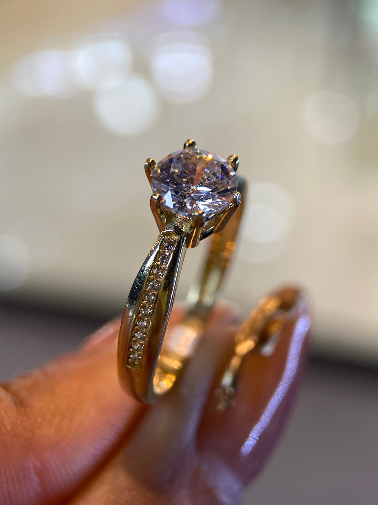 Anillo de compromiso en oro