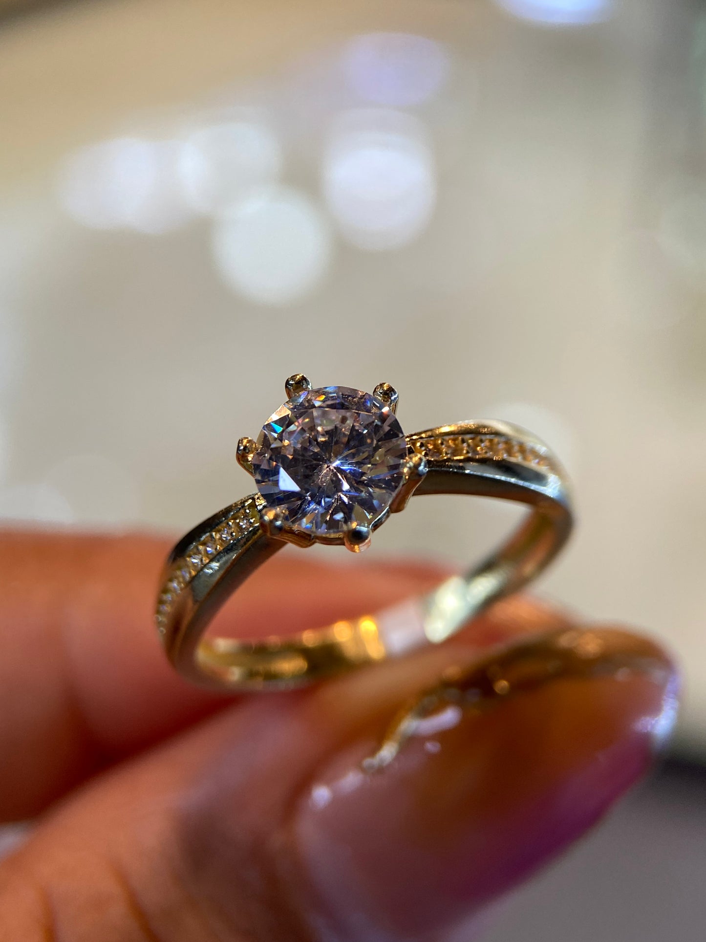 Anillo de compromiso en oro