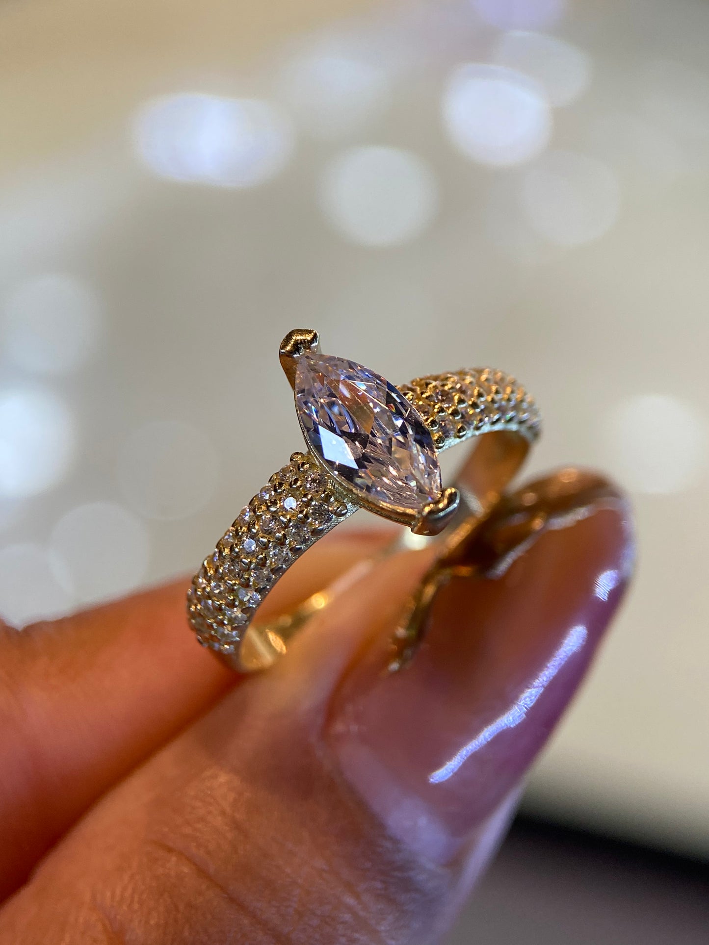 Anillo de compromiso en oro