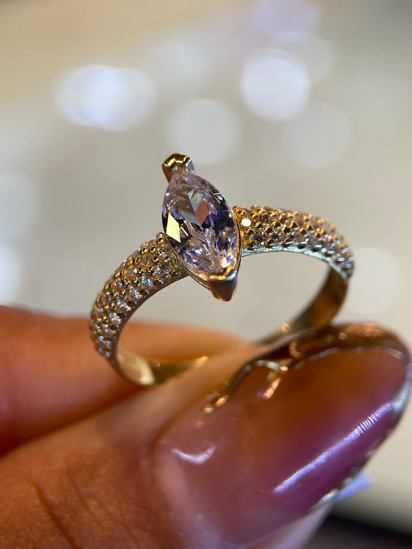 Anillo de compromiso en oro