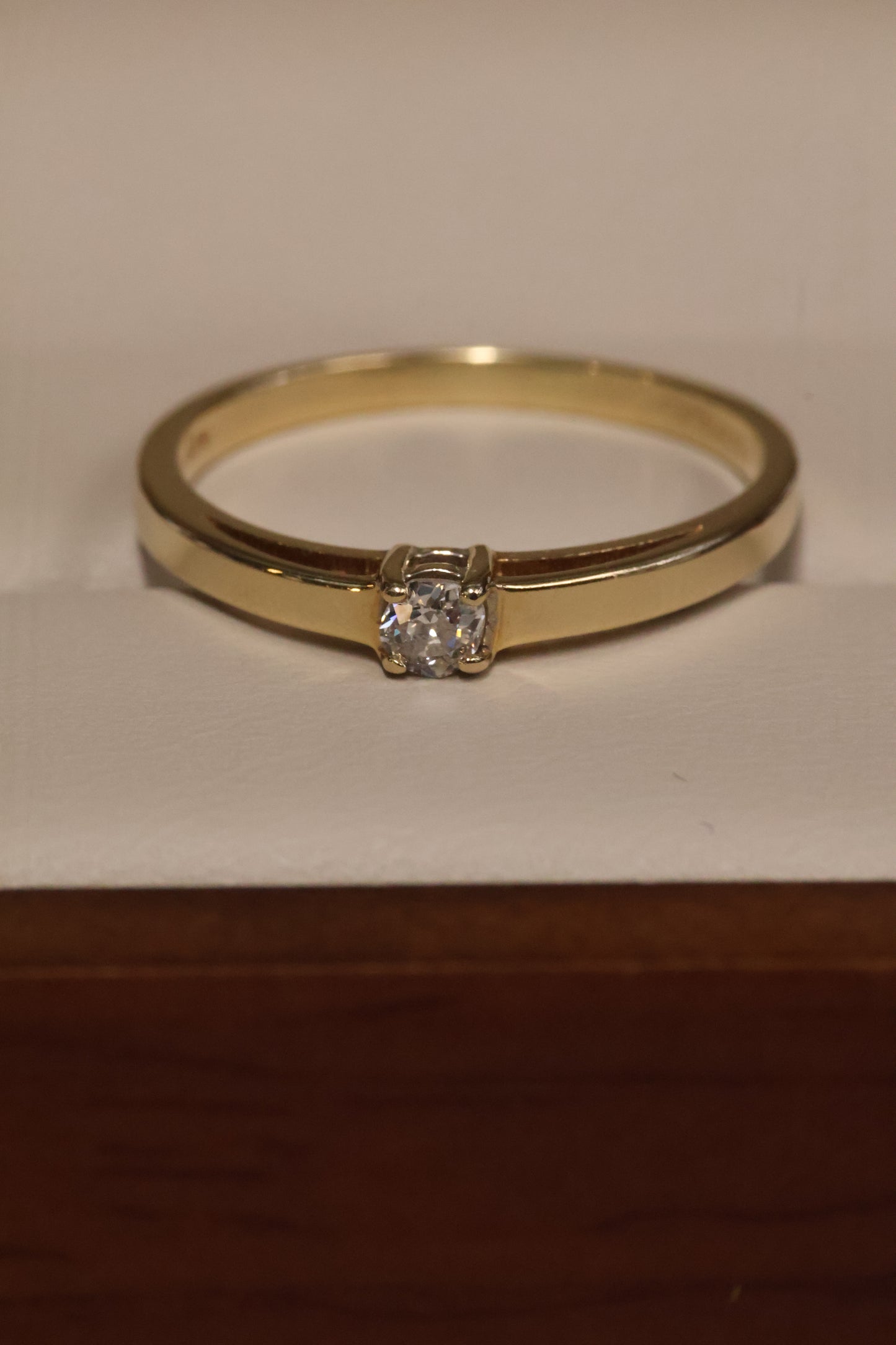 Anillo OF1819 en oro amarillo 14k con diamante natural.15ct