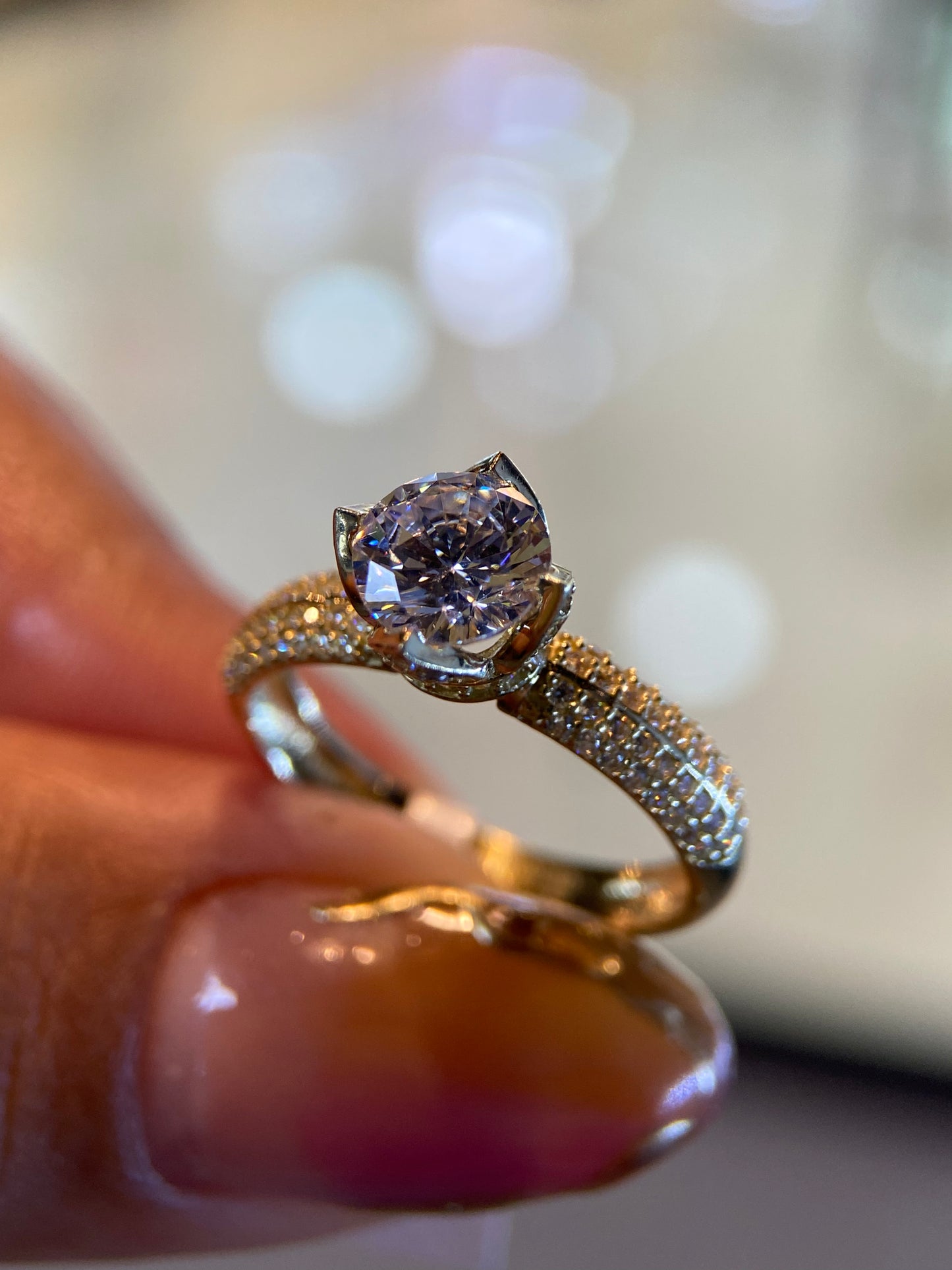 Anillo de compromiso en oro