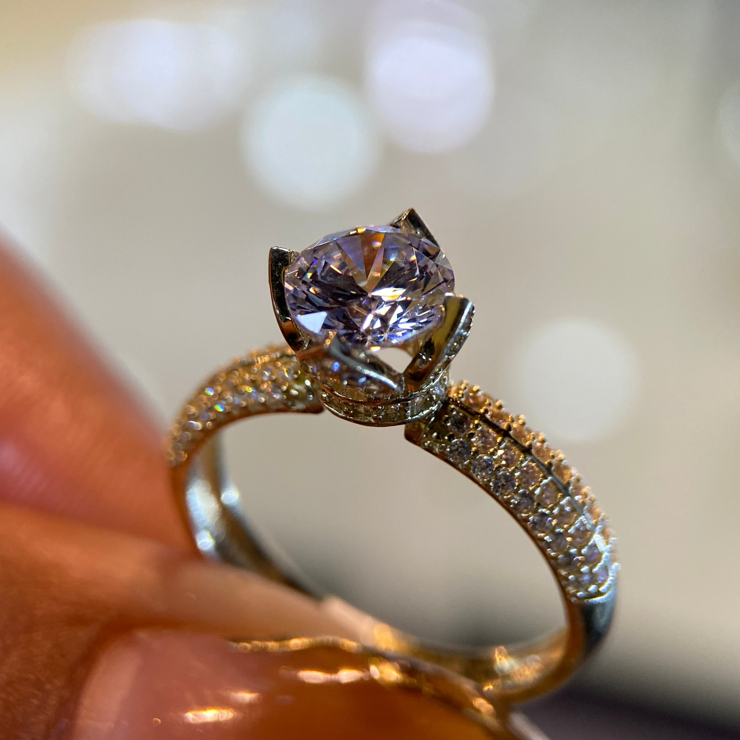 Anillo de compromiso en oro