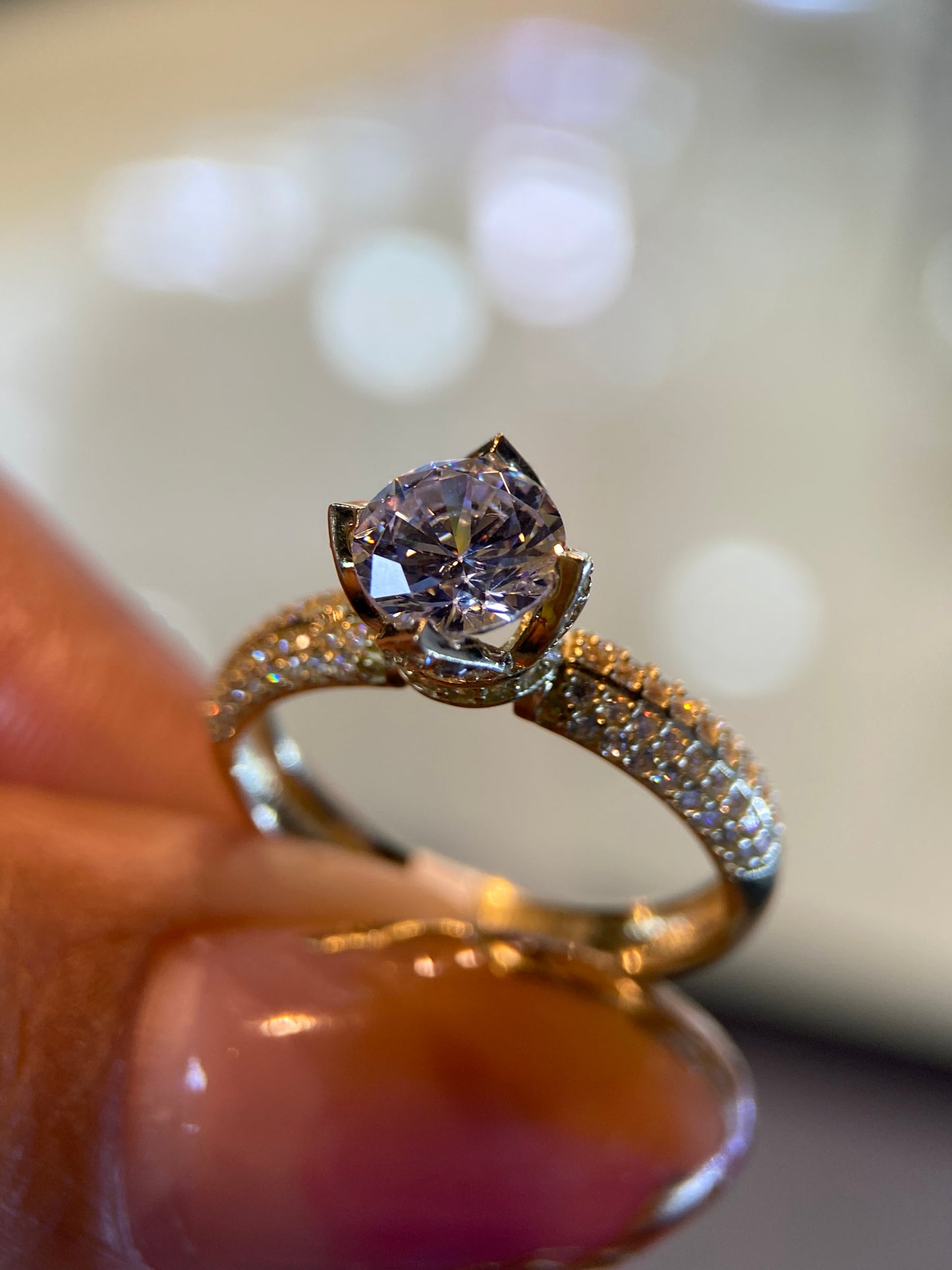 Anillo de compromiso en oro