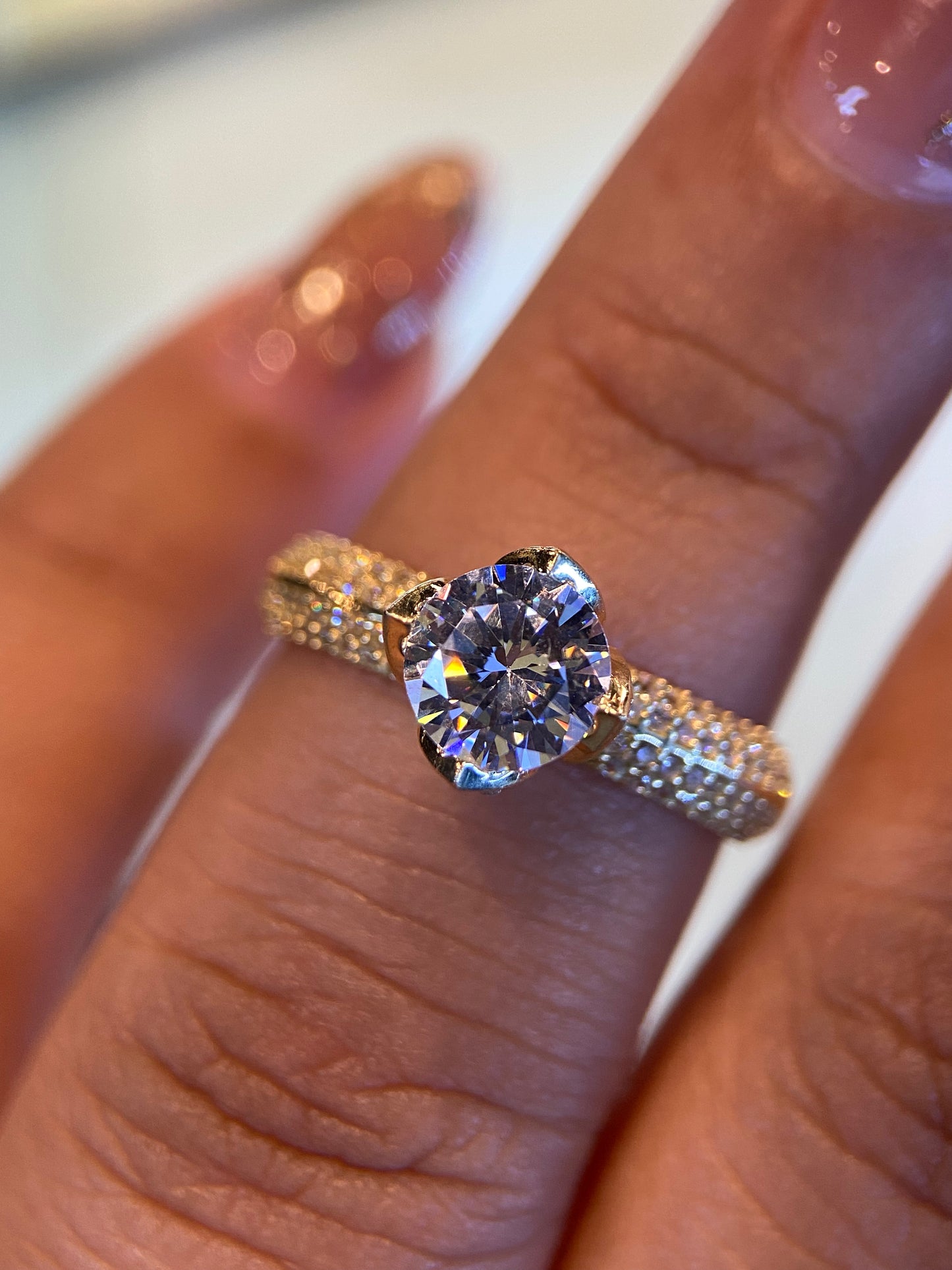 Anillo de compromiso en oro