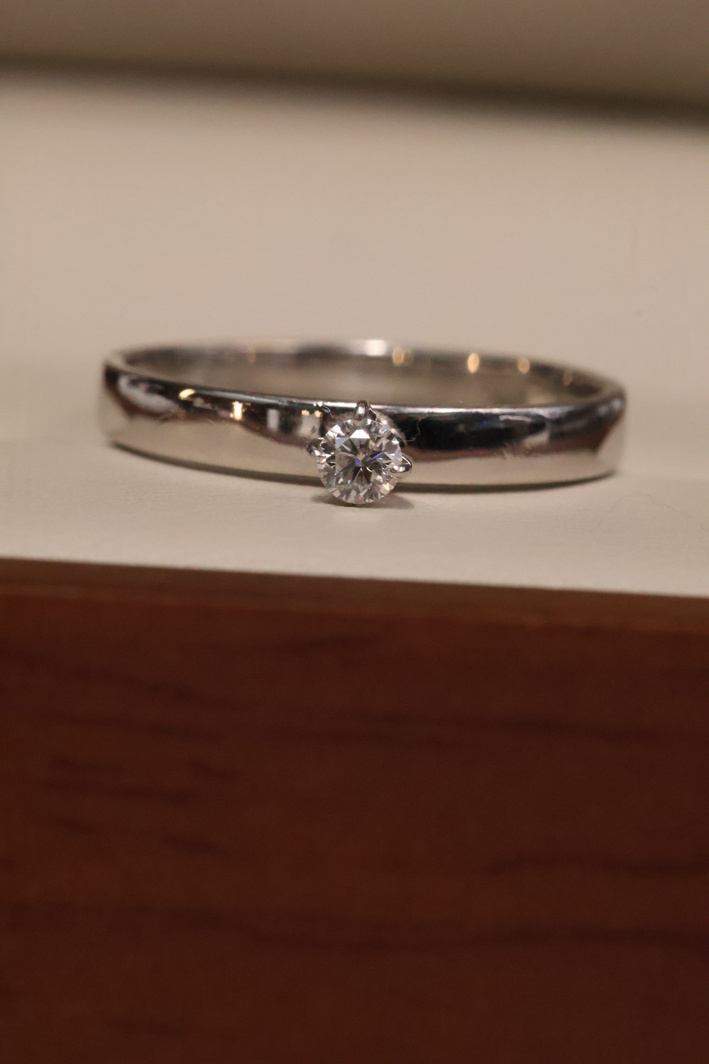 Anillo OF1583 en oro blanco 14k dimante natural .10ct