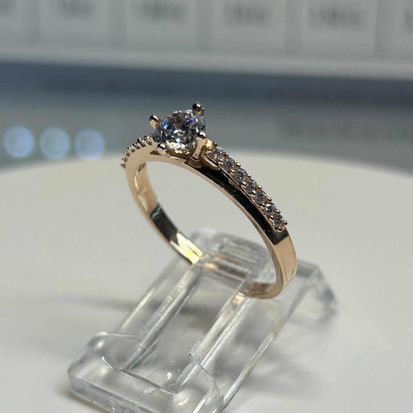 Anillo de compromiso en oro