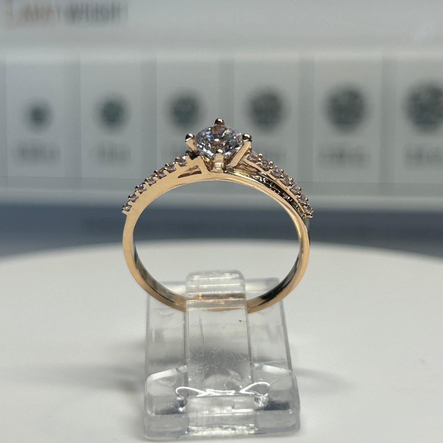 Anillo de compromiso en oro