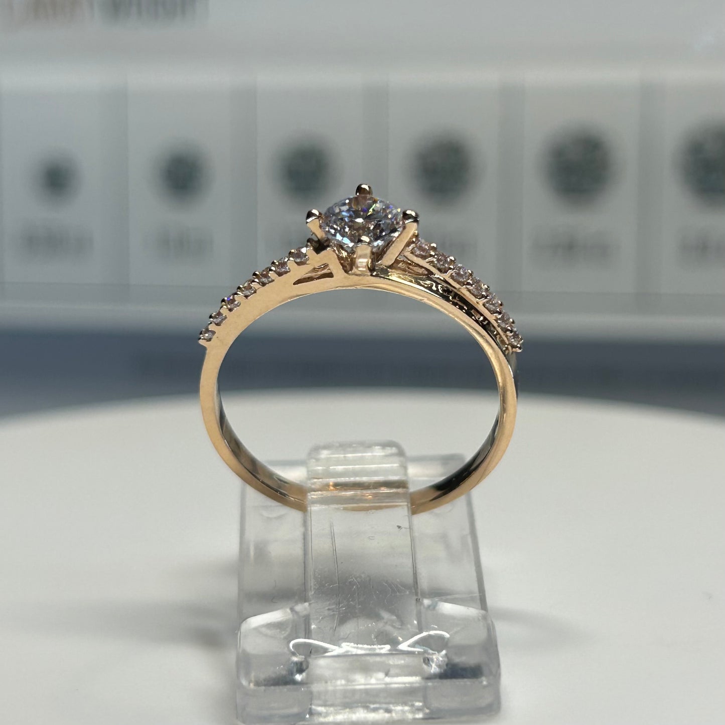 Anillo de compromiso en oro
