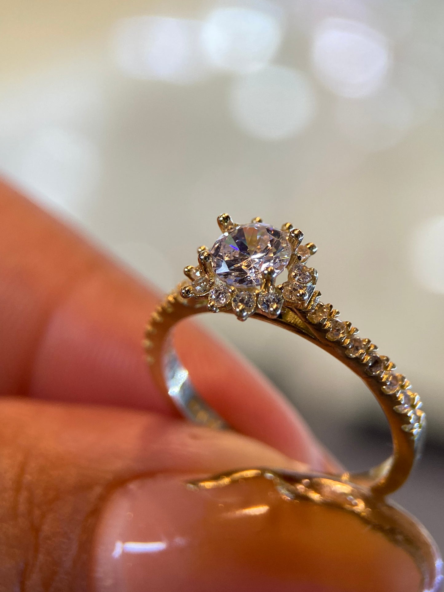 Anillo de compromiso en oro