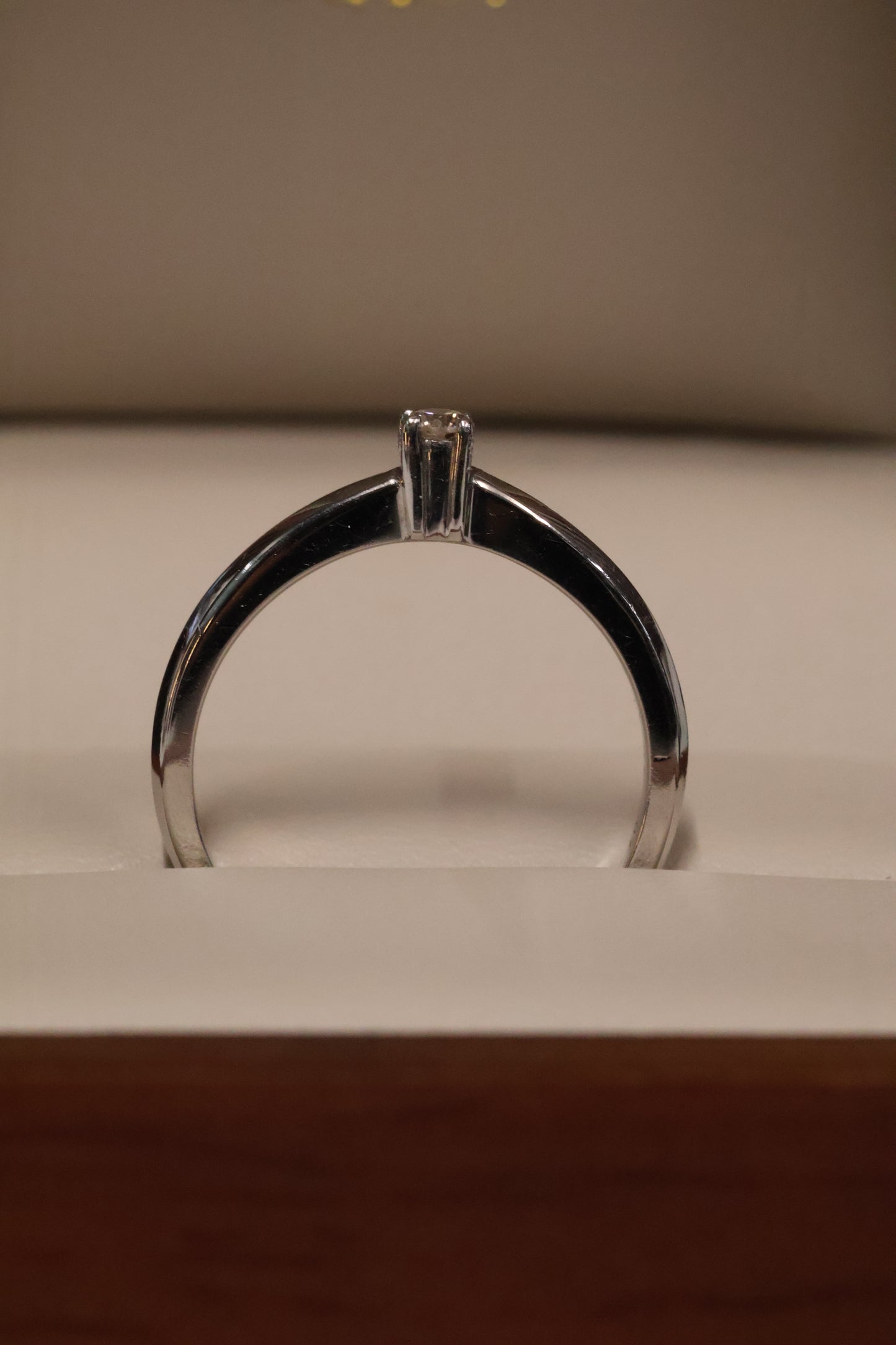 Anillo OF1641 en oro blanco 14k con diamante natural .08ct