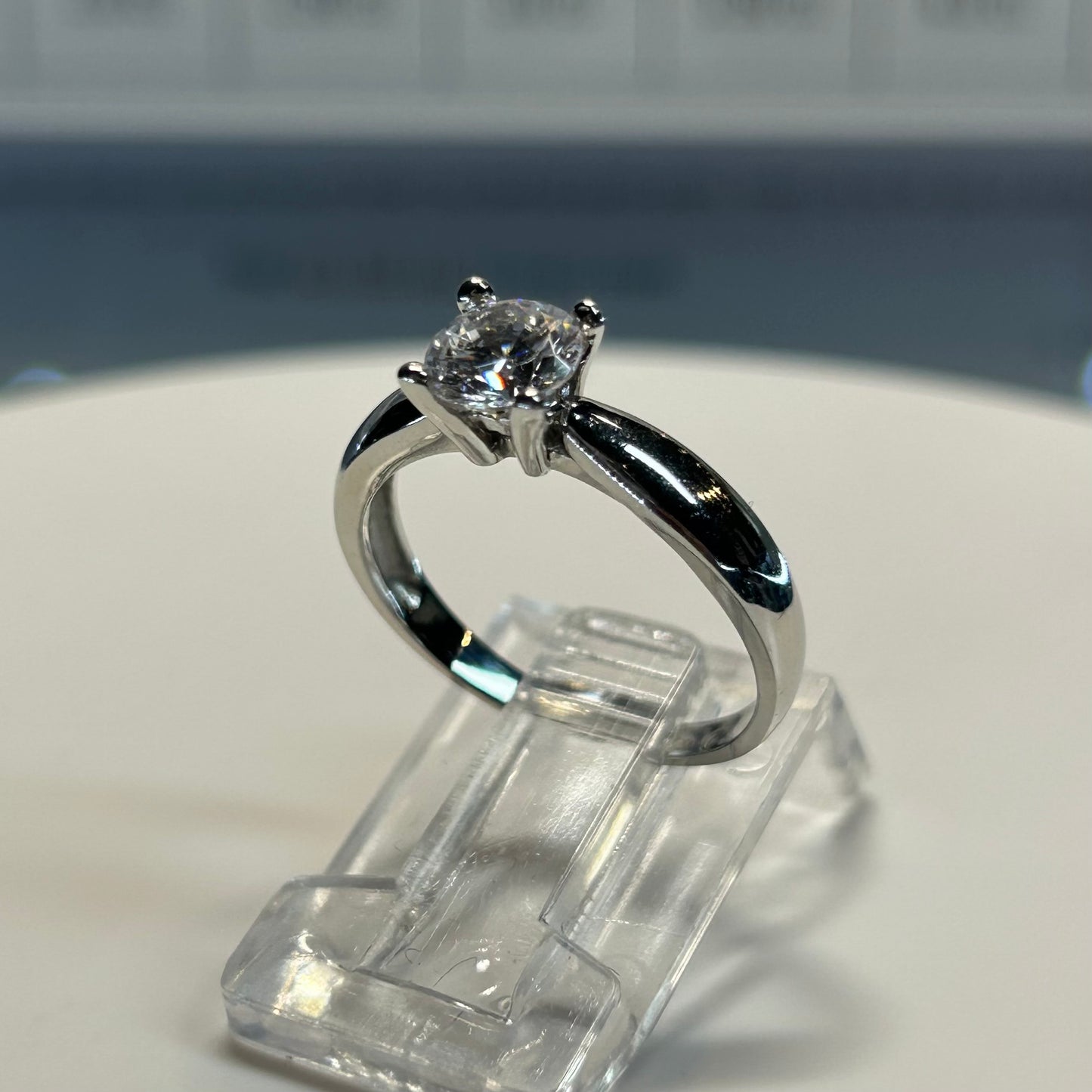 Anillo de compromiso en oro