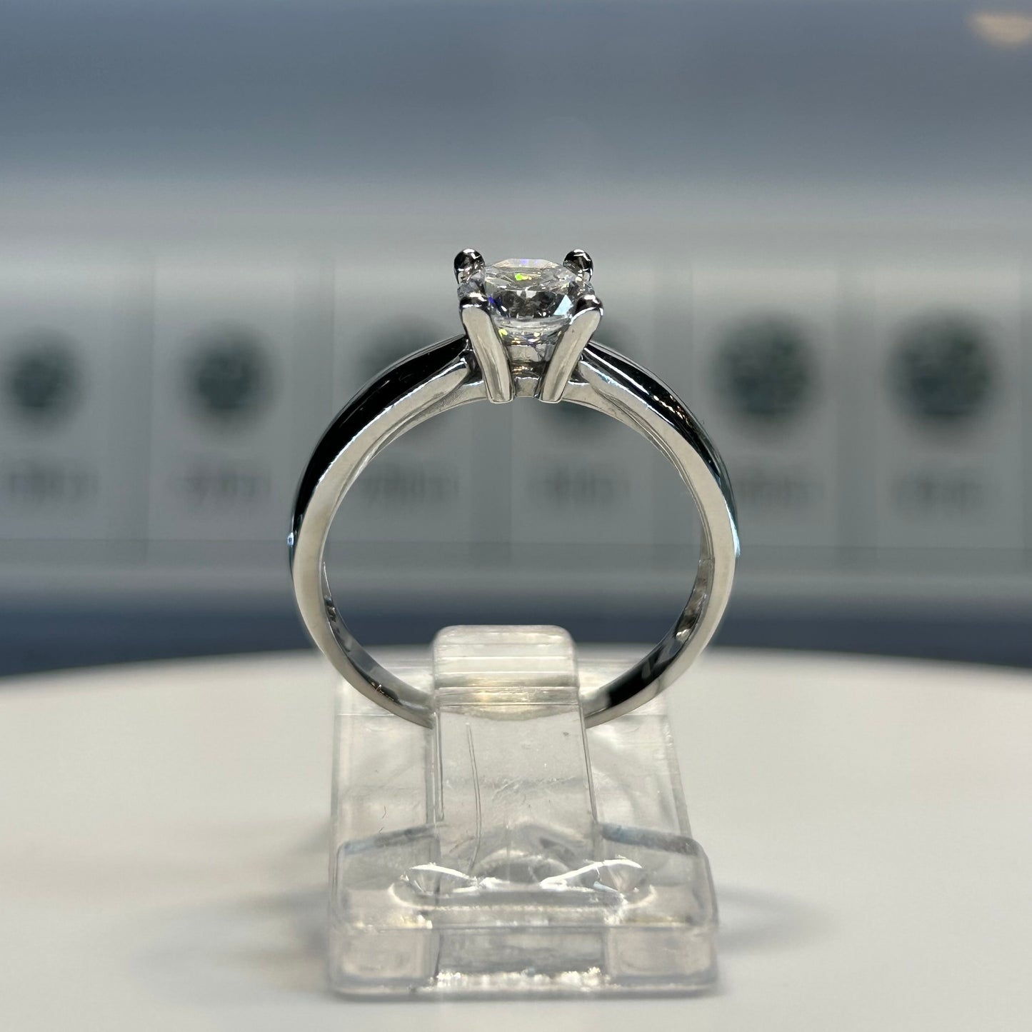 Anillo de compromiso en oro