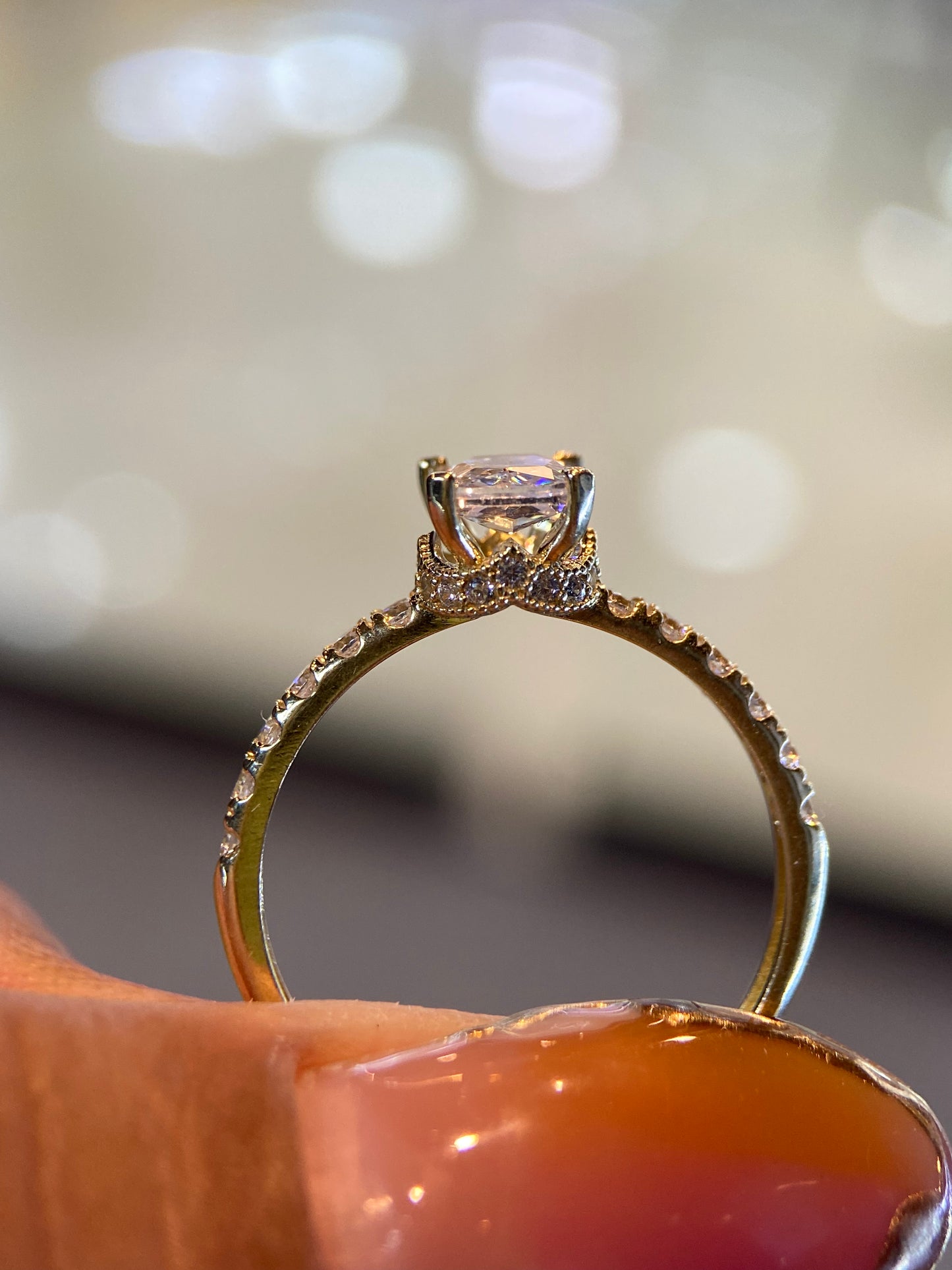 Anillo de compromiso en oro