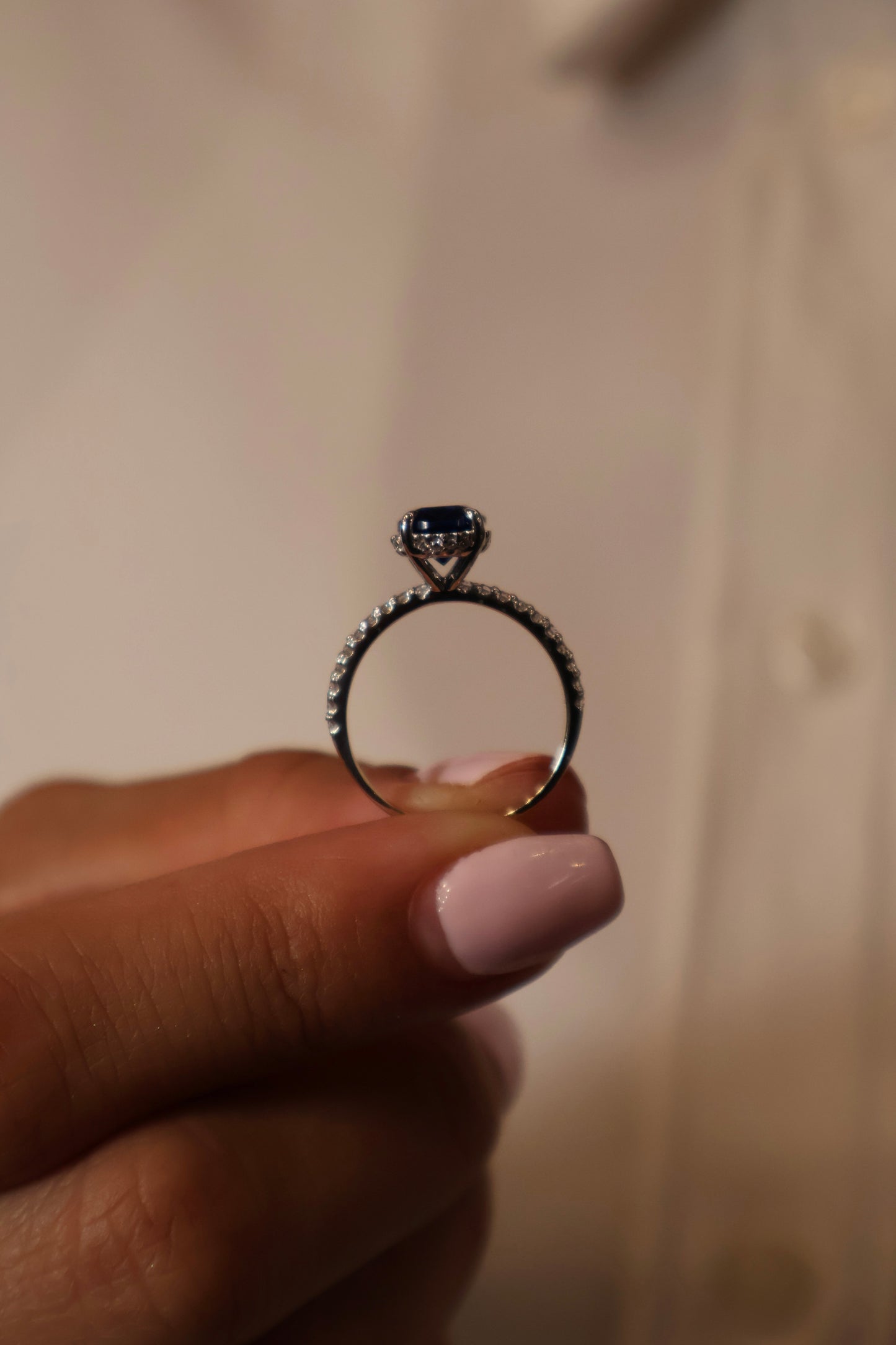 Anillo en Oro Blanco 14k con Circonias Modelo 16048