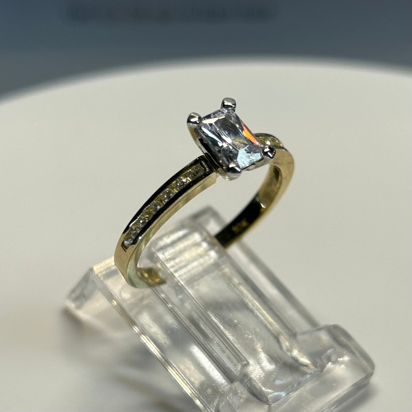 Anillo de compromiso en oro