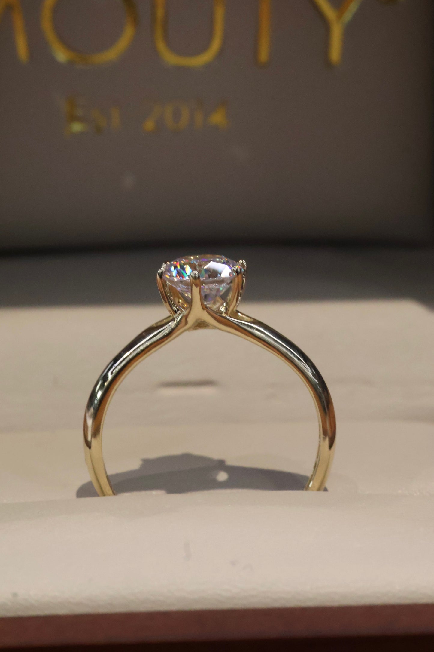 Anillo en Oro Amarillo 14k con Circonias  Mod. 16051