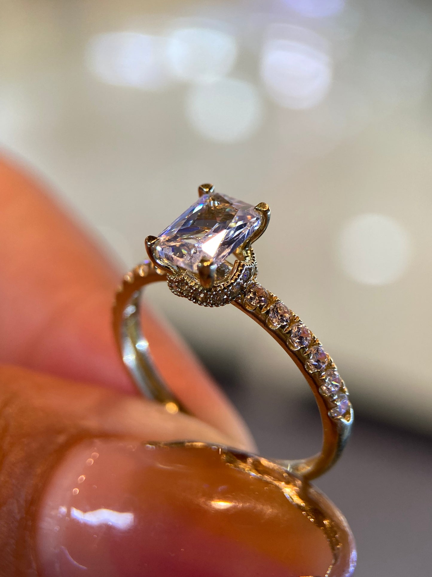 Anillo de compromiso en oro