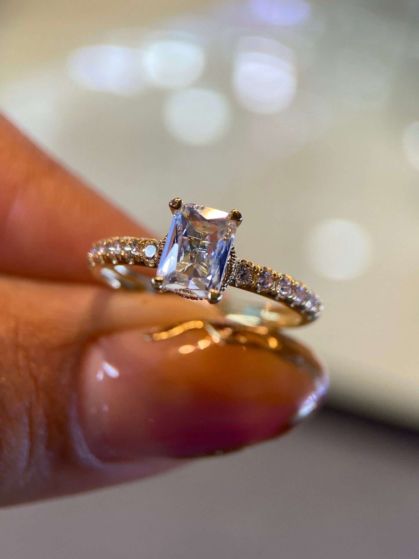 Anillo de compromiso en oro