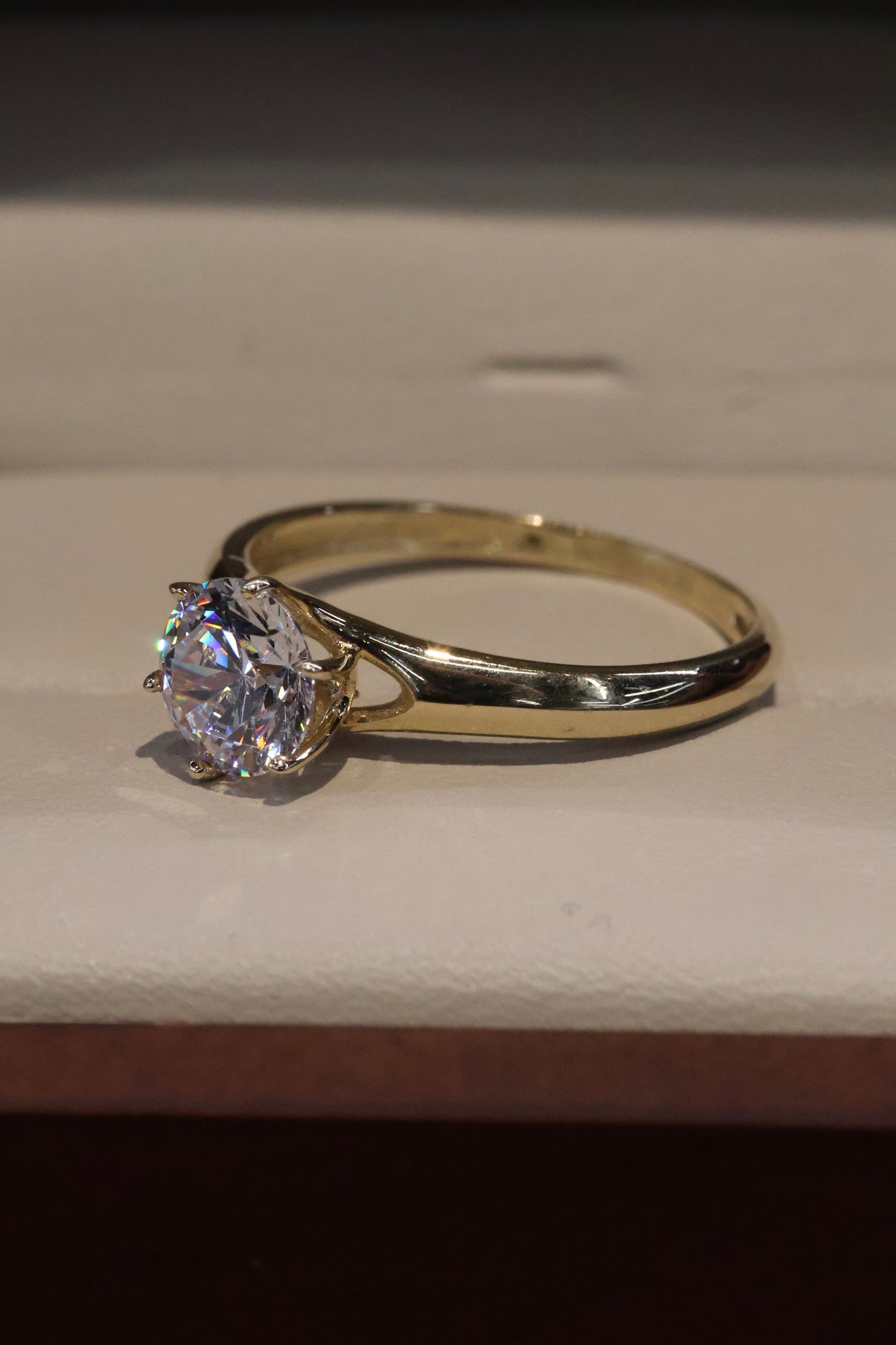 Anillo en Oro Amarillo 14k con Circonias  Mod. 16051