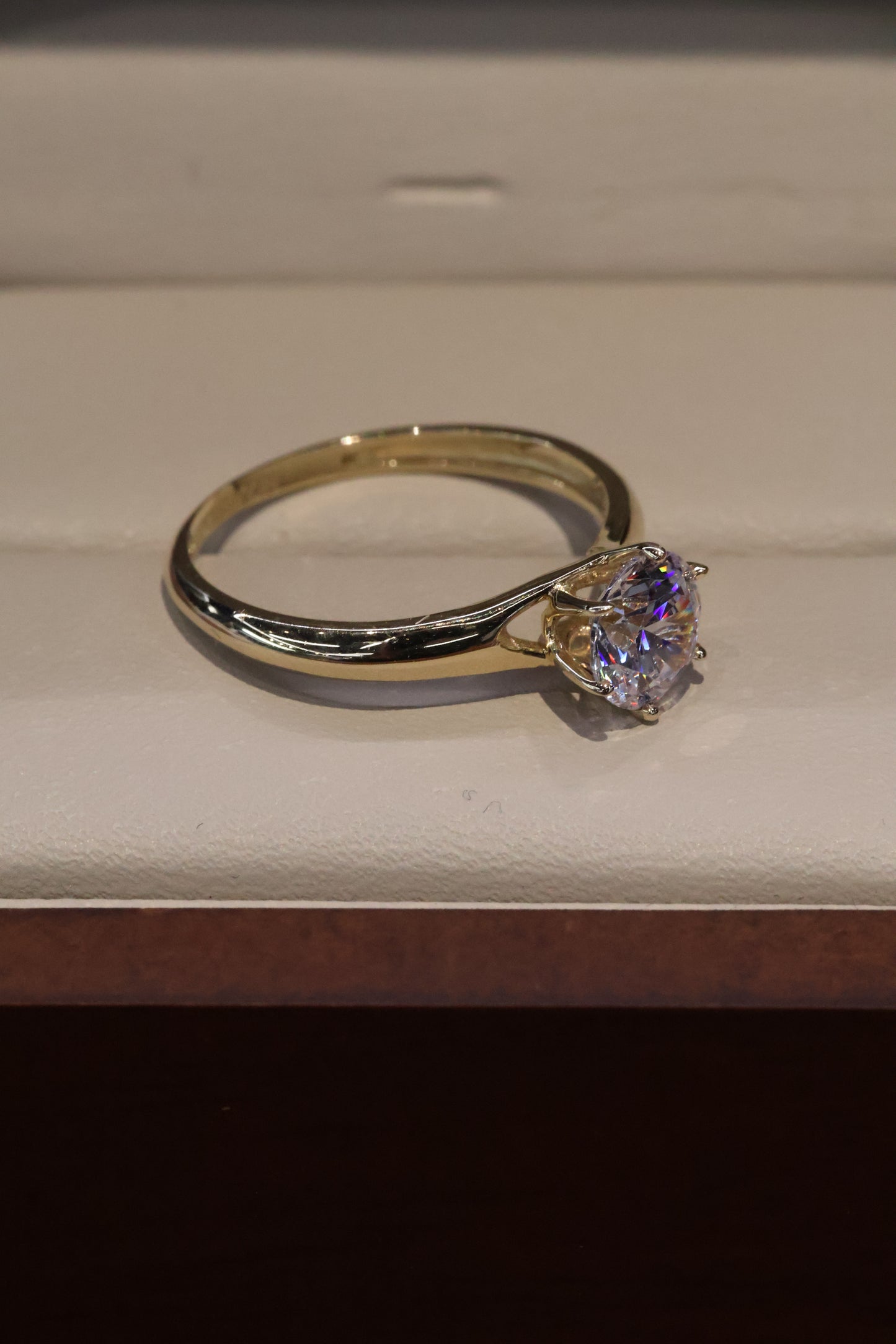 Anillo en Oro Amarillo 14k con Circonias  Mod. 16051
