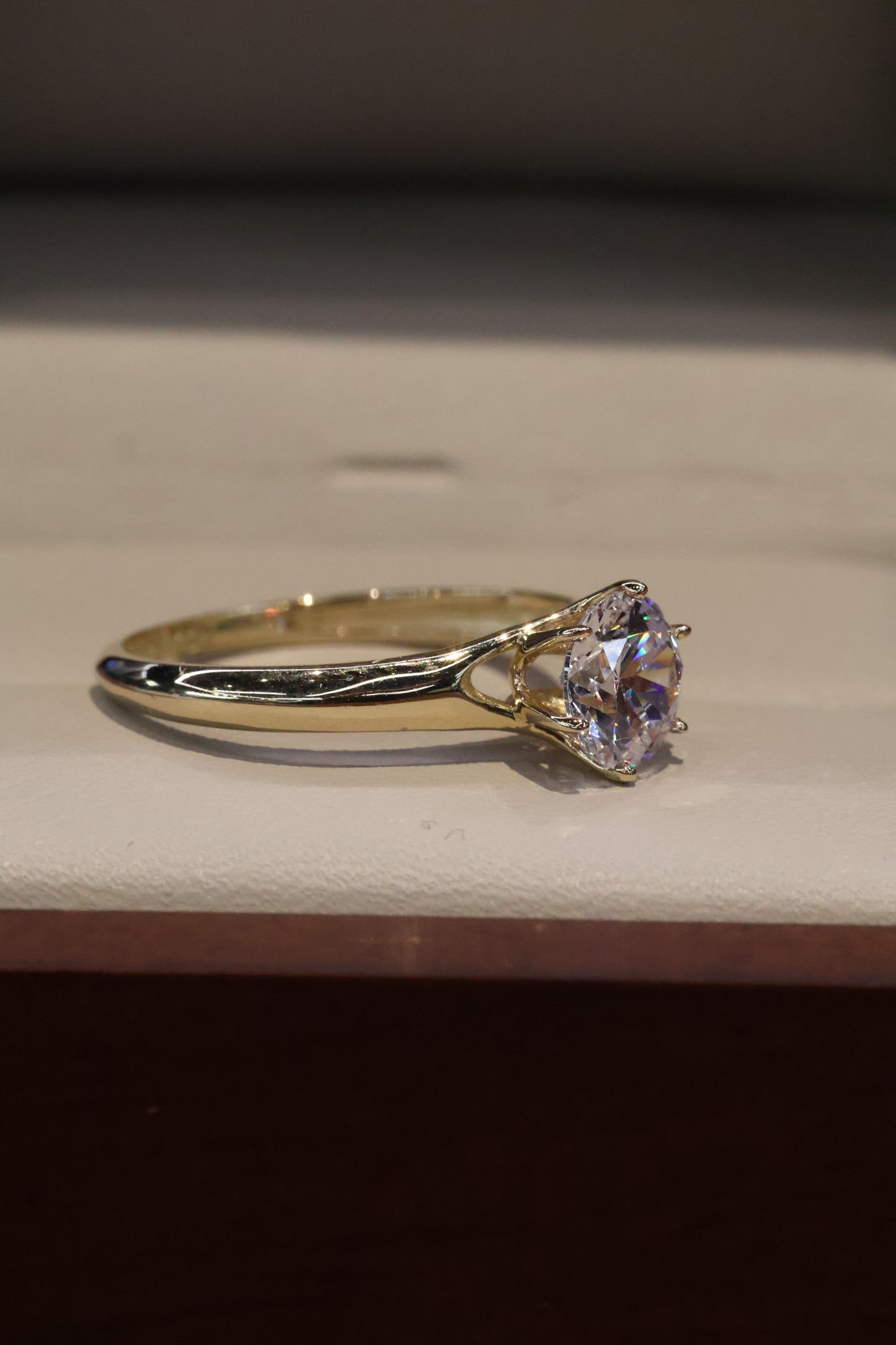 Anillo en Oro Amarillo 14k con Circonias  Mod. 16051