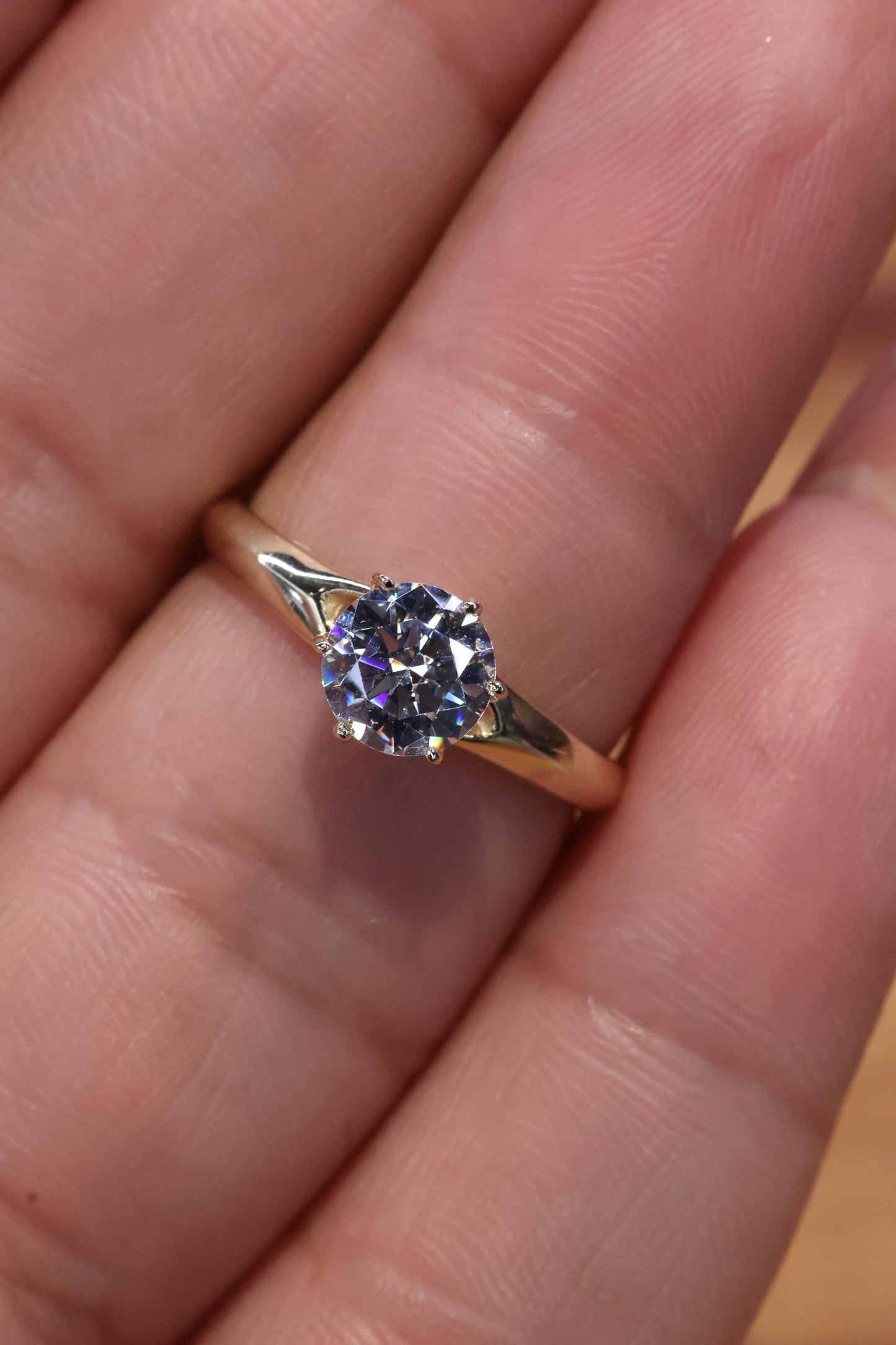 Anillo en Oro Amarillo 14k con Circonias  Mod. 16051