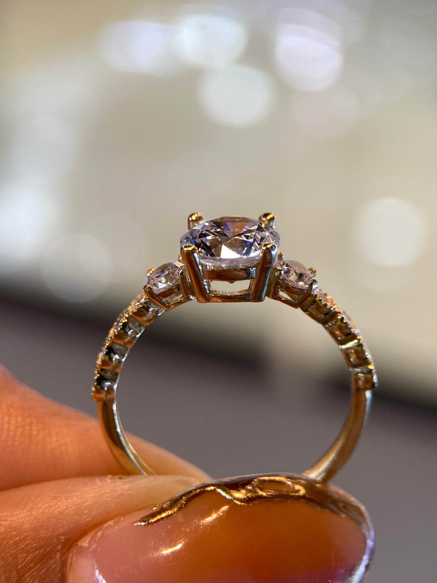 Anillo de compromiso en oro